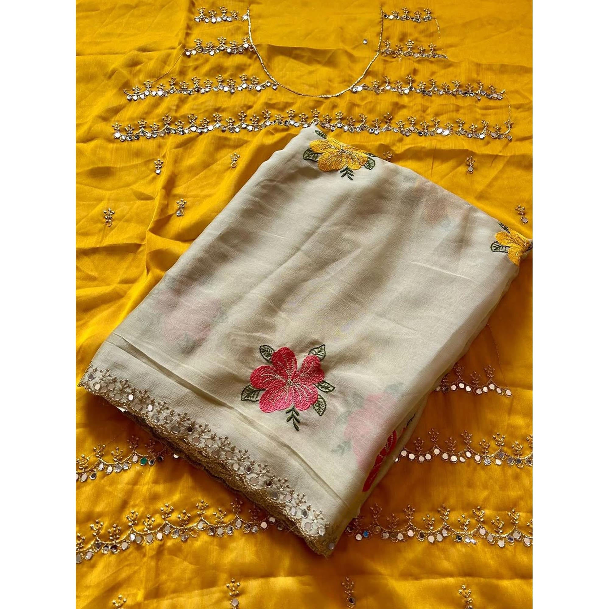 Cream Floral Thread Work Saree Silk Blend Beautiful Mirror Border Festive Glamour