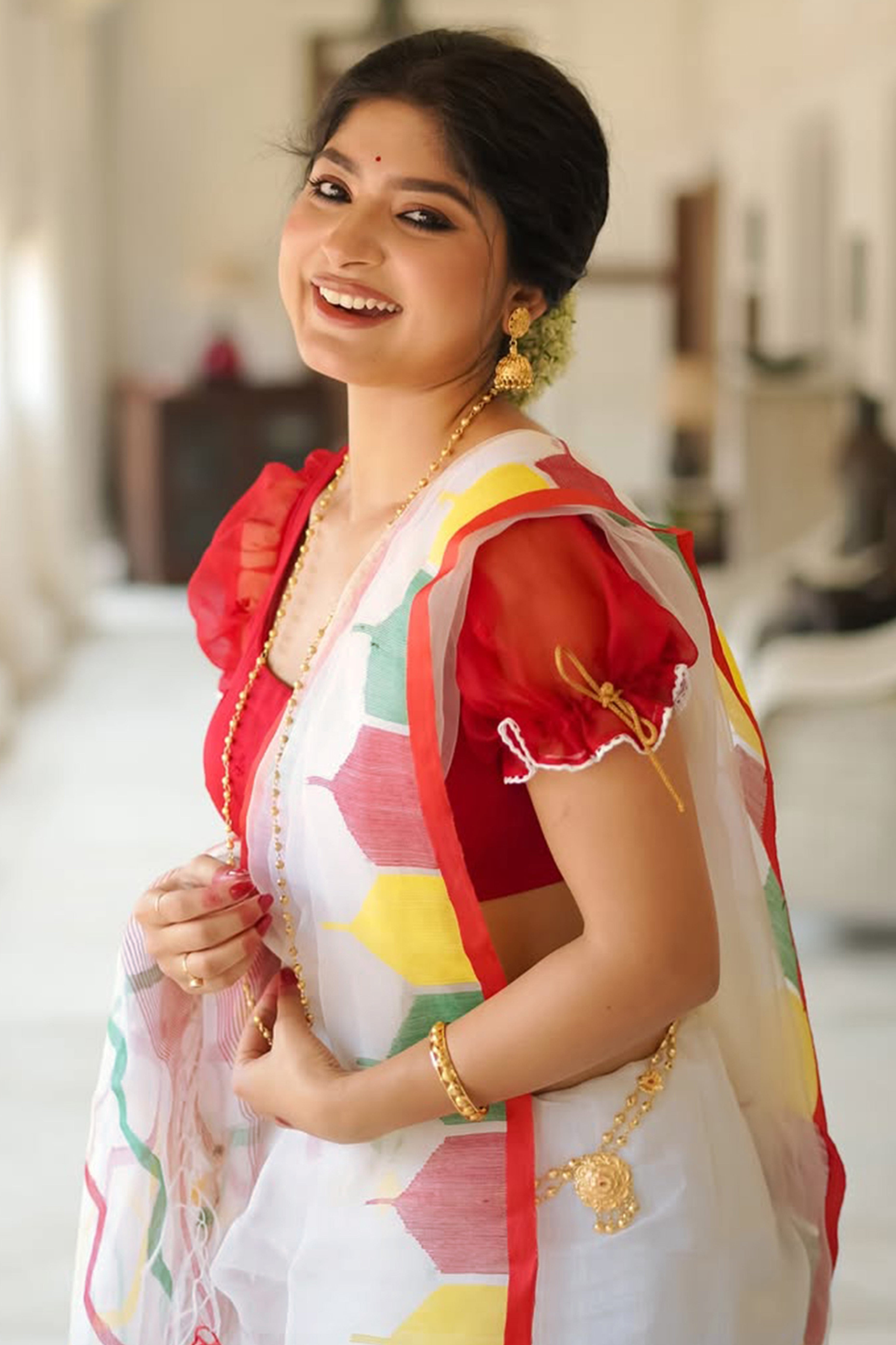 Elegant White Geometric Printed Linen Cotton Saree