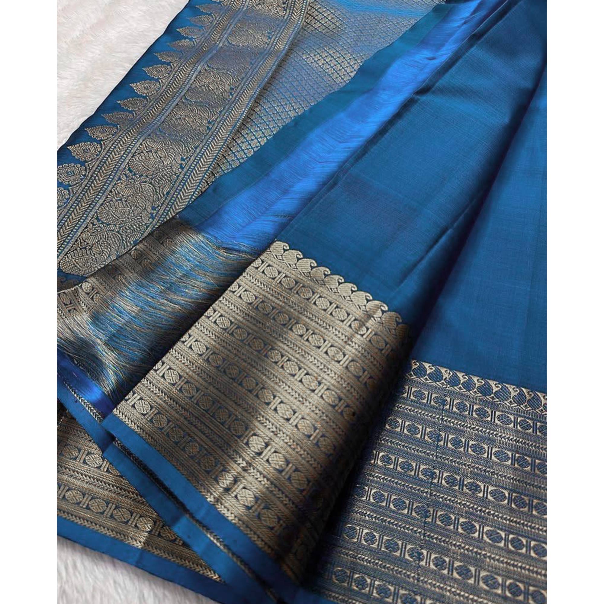 Morpich Blue Floral Woven Lichi Banarasi Silk Saree