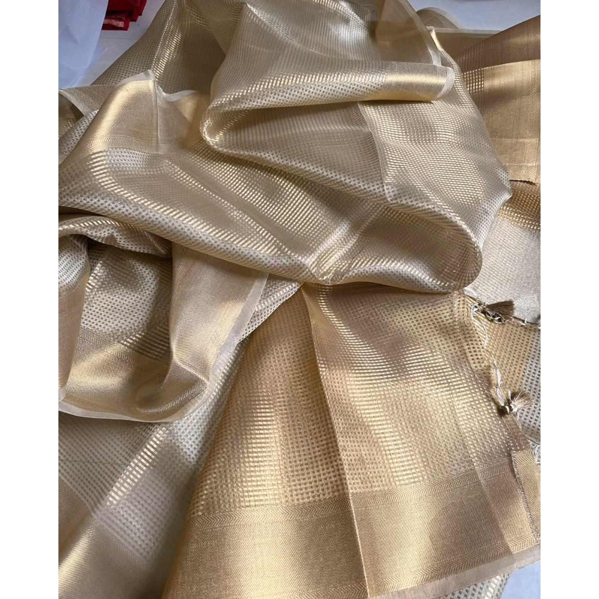 Gold Designer Handloom Tissue Silk Saree Adorned with Banarasi-Style Detailing