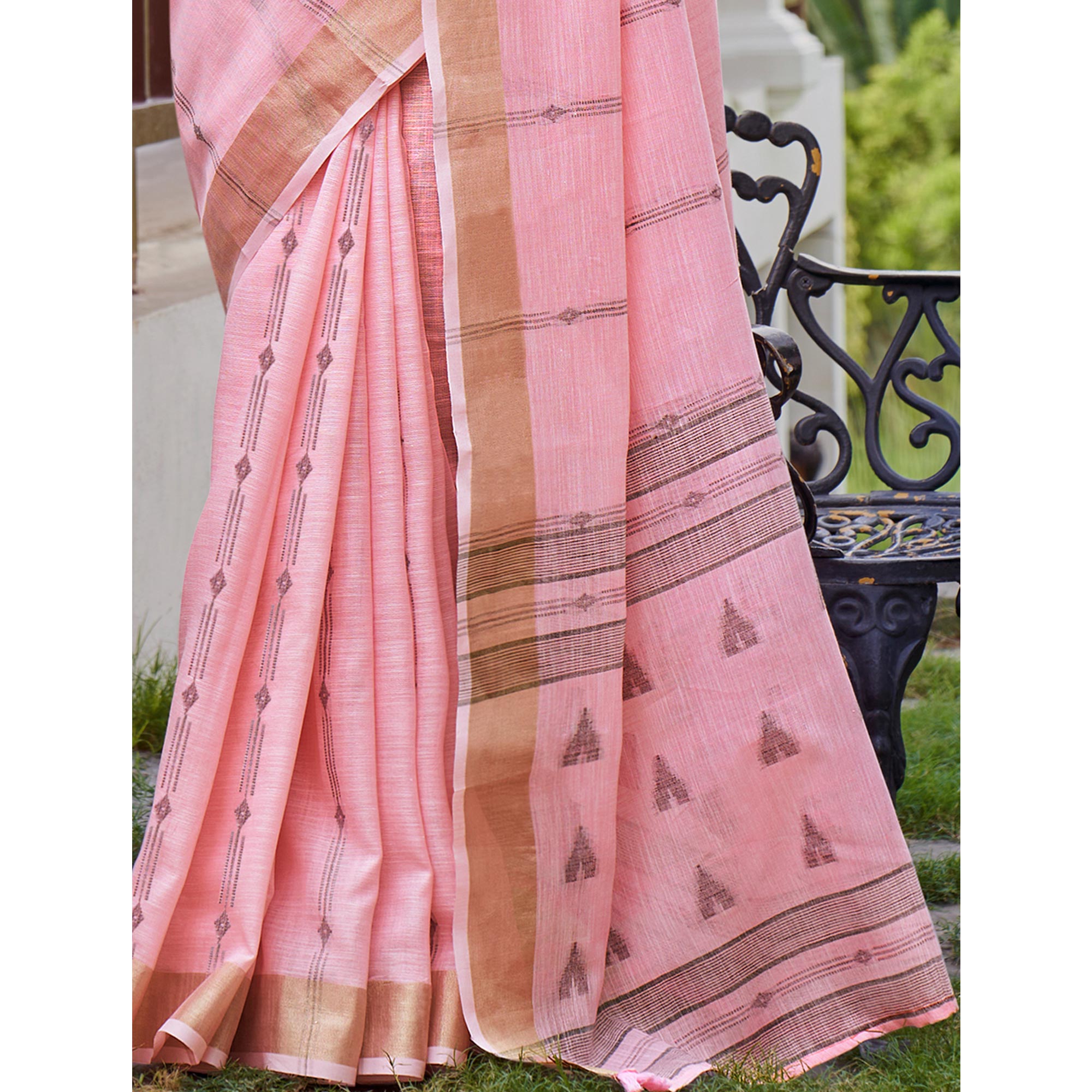Pink Woven Cotton Blend Saree With Tassels