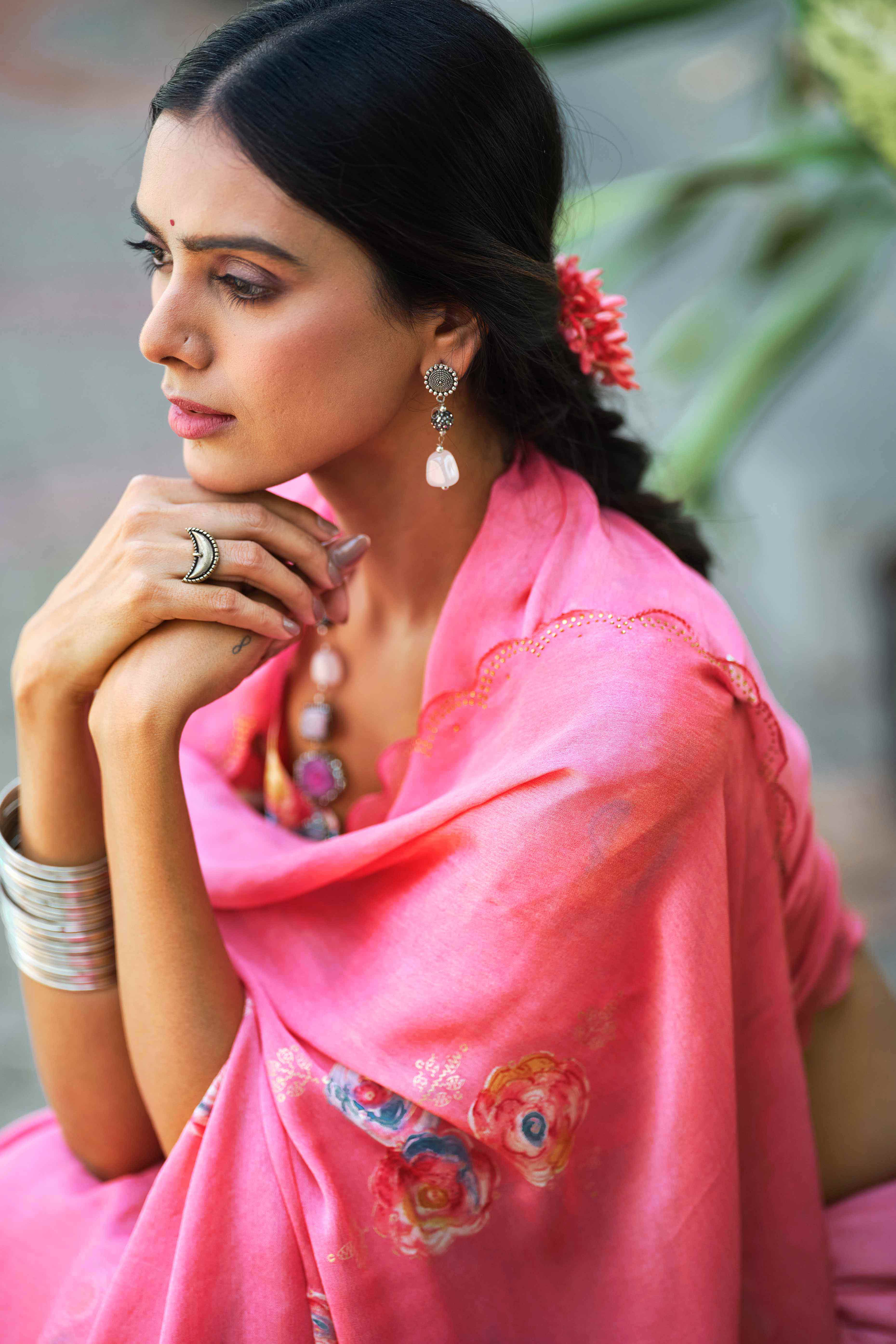 Elegant Pink Chiffon Saree with Floral and Foil Print Detailing