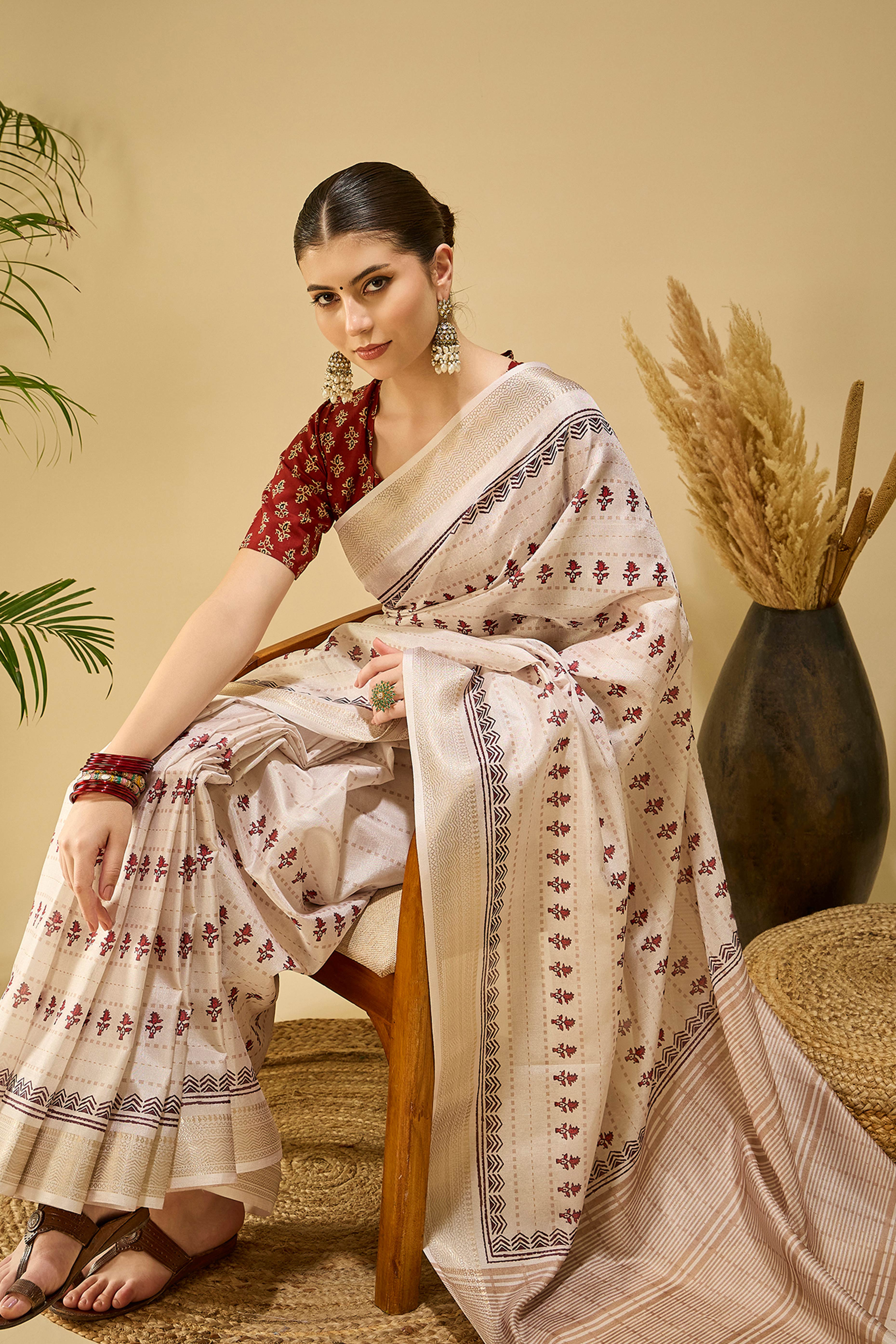Soft Cream Katki Cotton-Silk Saree With Subtle Floral Motifs & Tassel Edge Pallu