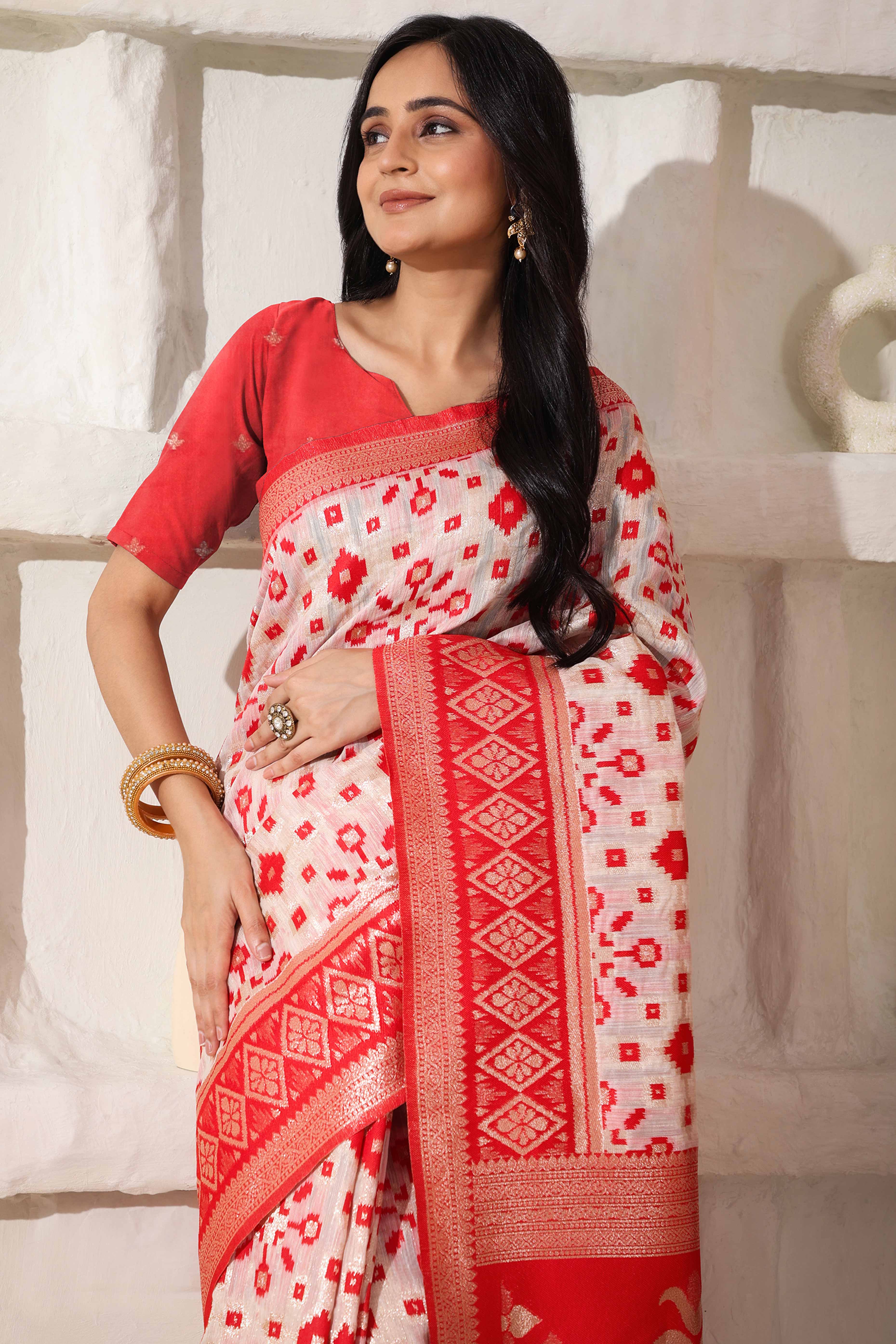 Elegant White & Red Zari Woven Linen Cotton Saree With Graceful Tassel Detailing