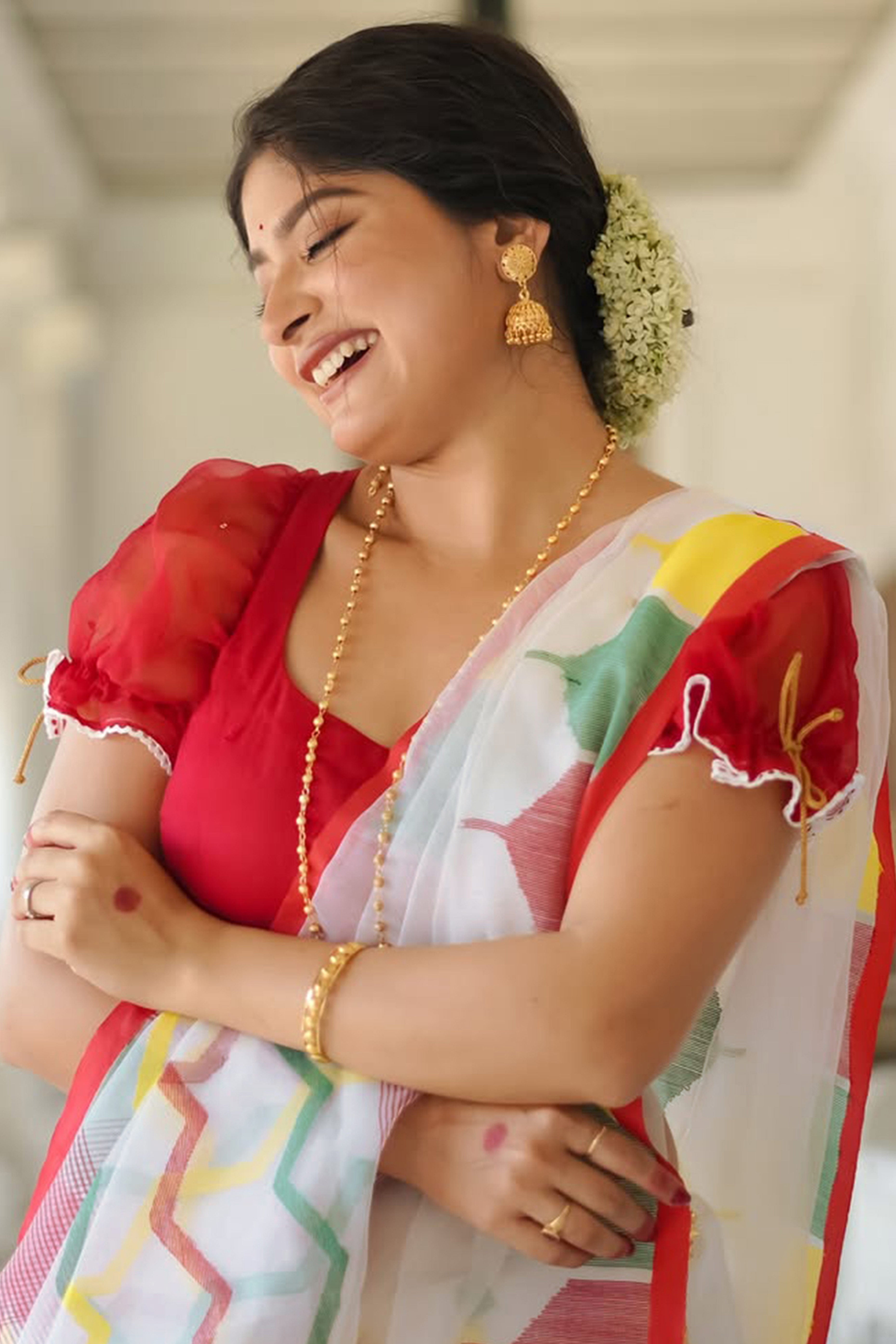 Elegant White Geometric Printed Linen Cotton Saree