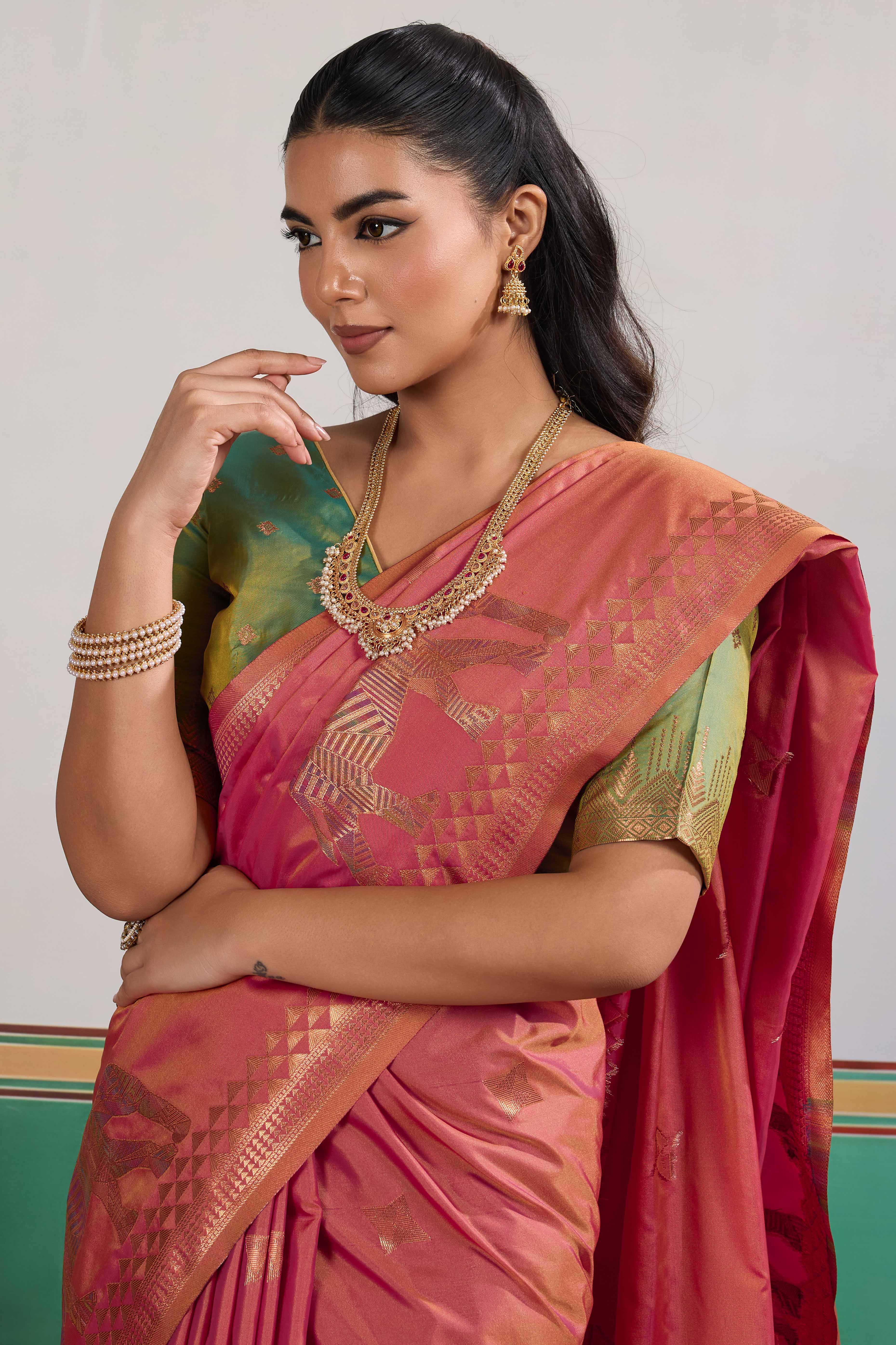 Traditional Rose Pink Pure Silk Saree Featuring Elephant Motif Zari Weaving & Tassel Pallu