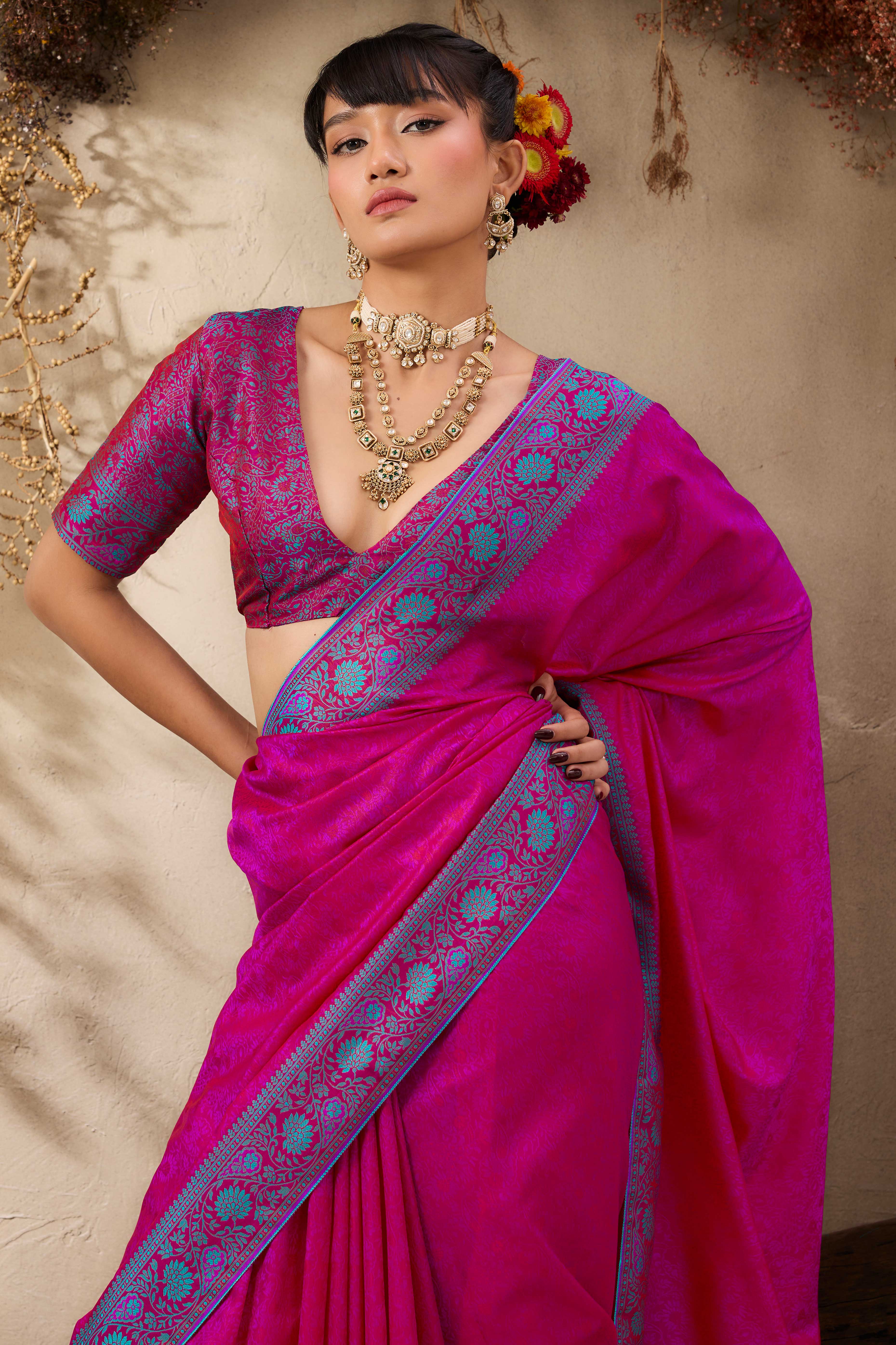 Magenta Pure Silk Kanjivaram Handloom Saree Enhanced with Zari Woven Patterns