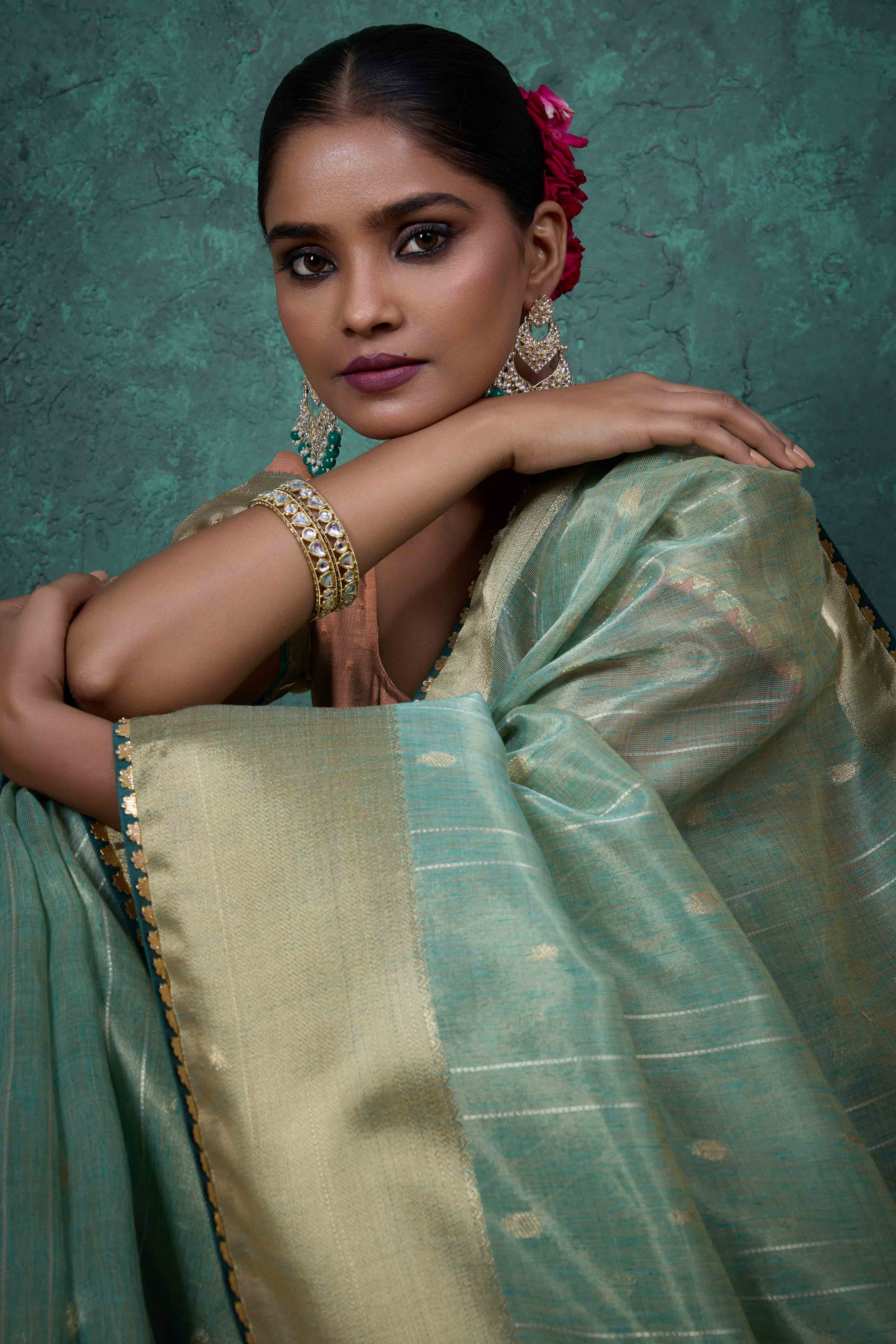 Sea Green Ethnic Cotton Blend Saree with Shimmering Zari Butti Weaves
