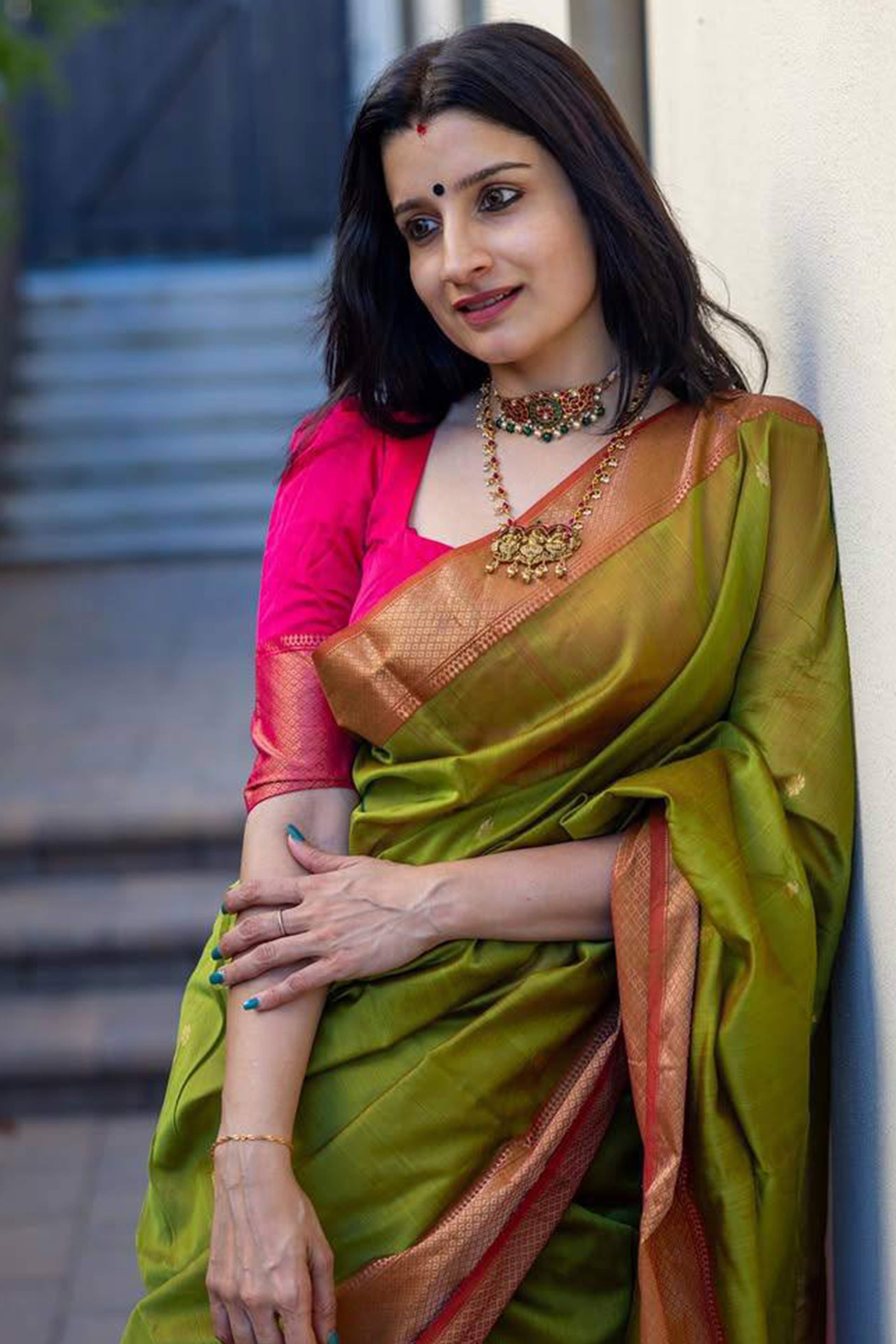 Green Floral Woven Lichi Banarasi Silk Saree