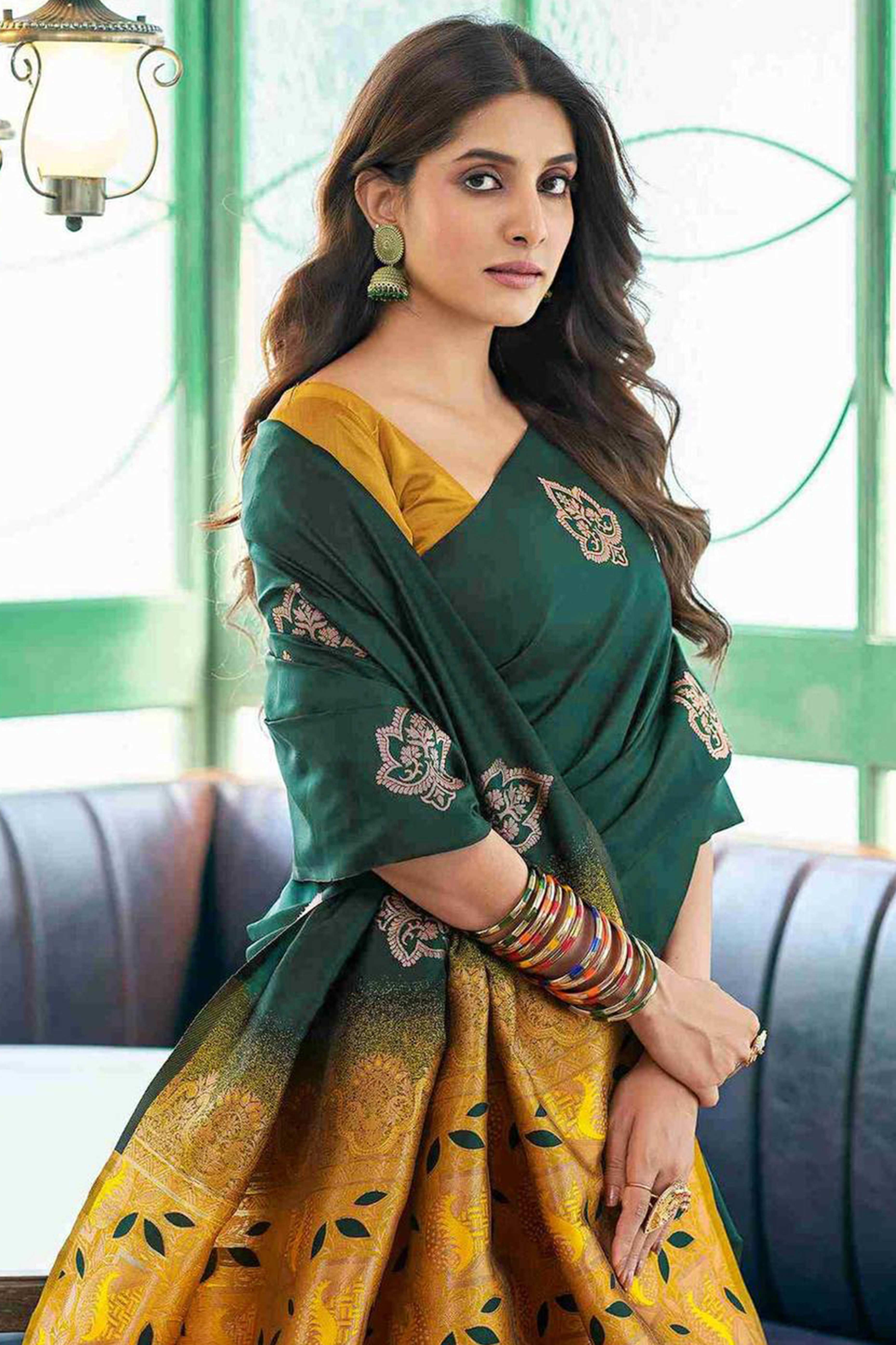 Green Banarasi Silk Saree Adorned with Elegant Floral Zari Weaving