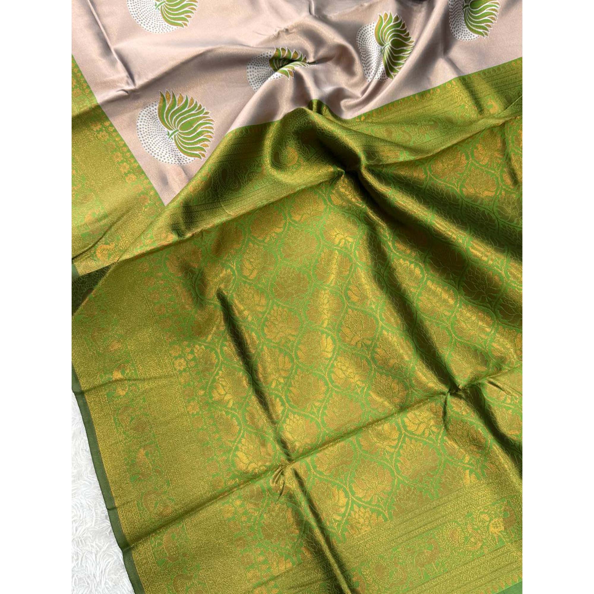 Green Floral Zari Weaving Banarasi Silk Saree Embellished With Intricate Unique Border & Pallu