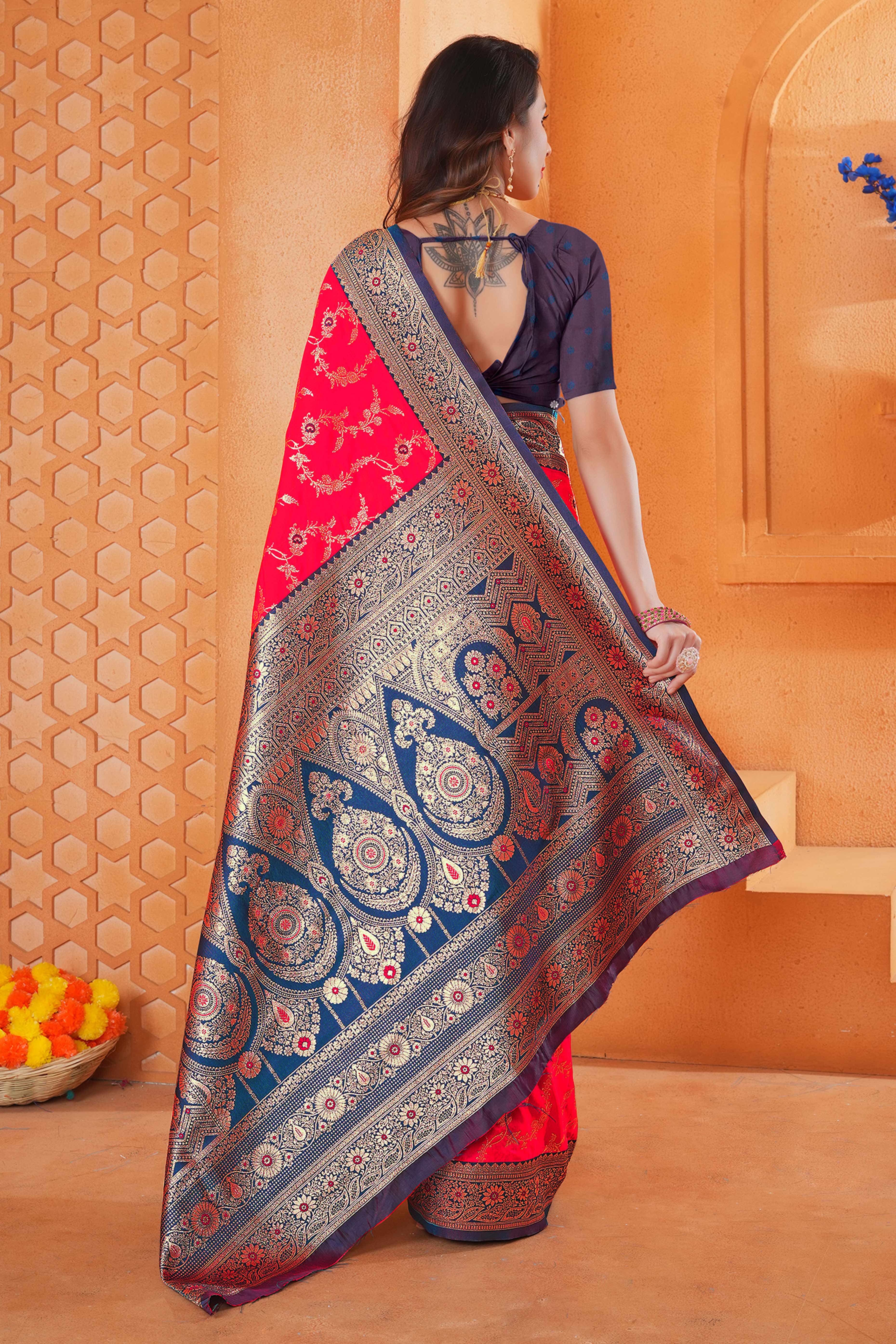 Pink Art Silk Saree With Intricate Floral Banarasi Zari Weaving