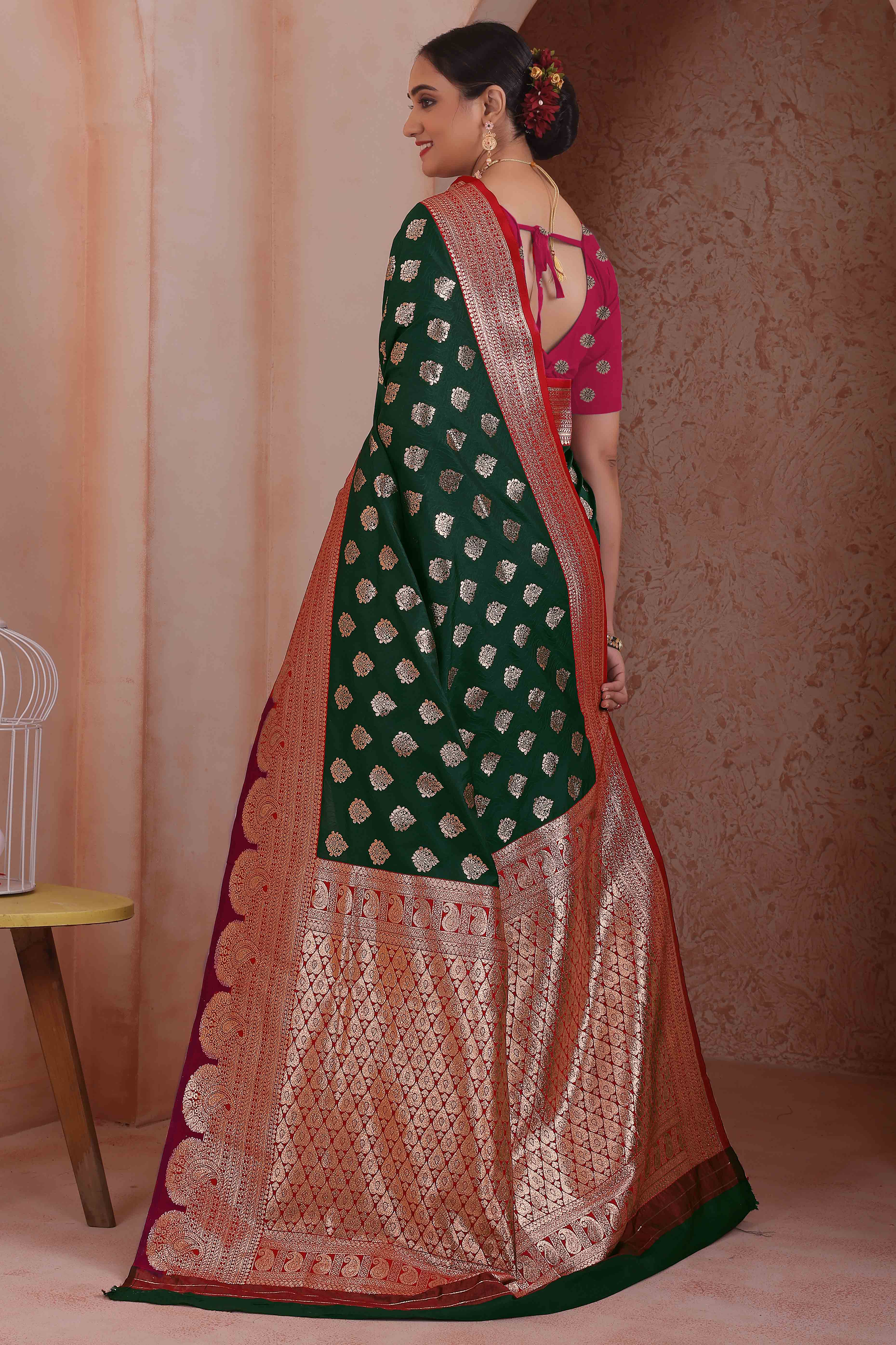 Dazzling Zari Woven Green Art Silk Saree Accented With A Heritage Banarasi Pallu