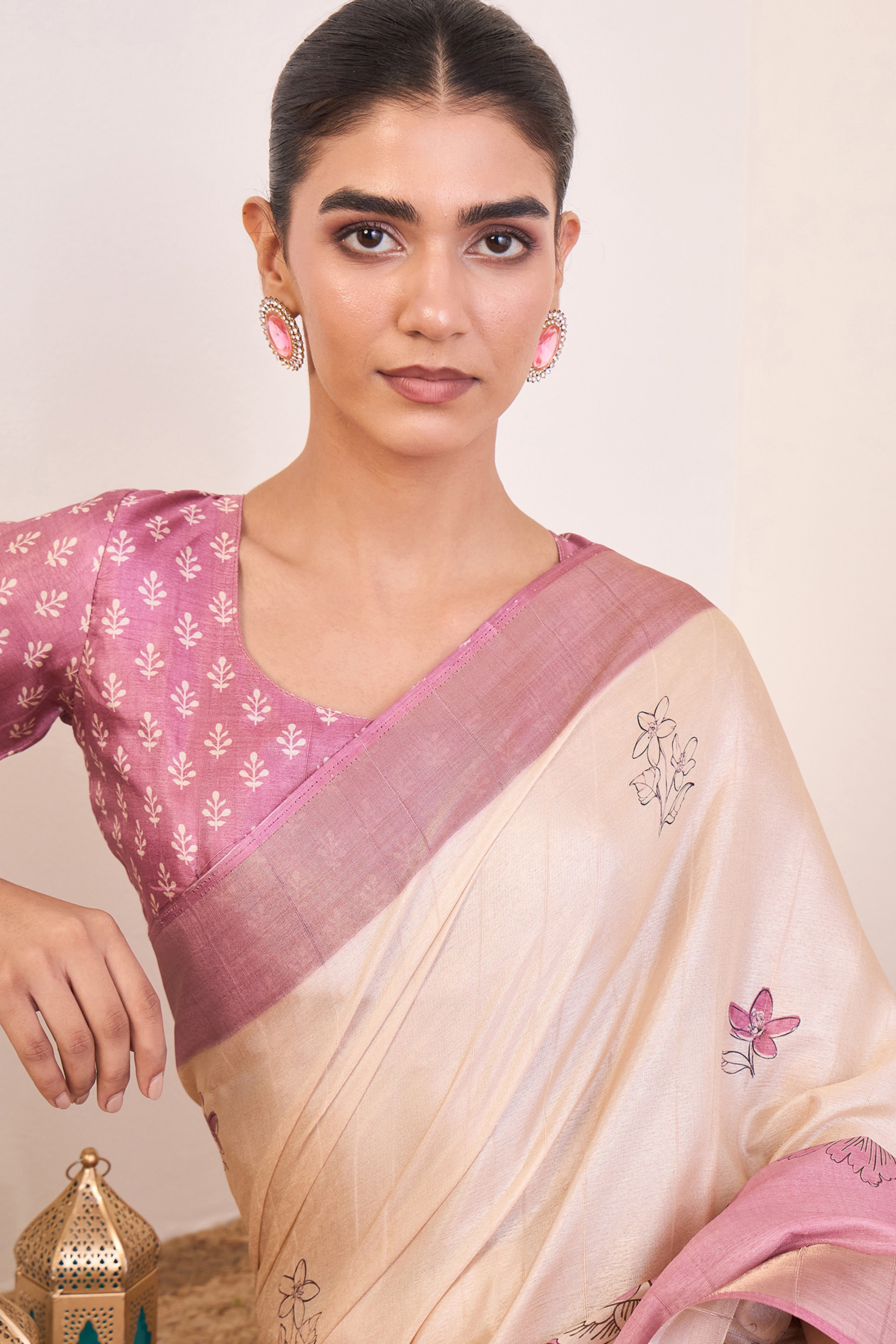 Elegant Light Pink Floral Printed Kotha Cotton Silk Saree Reflecting Subtle Sophistication