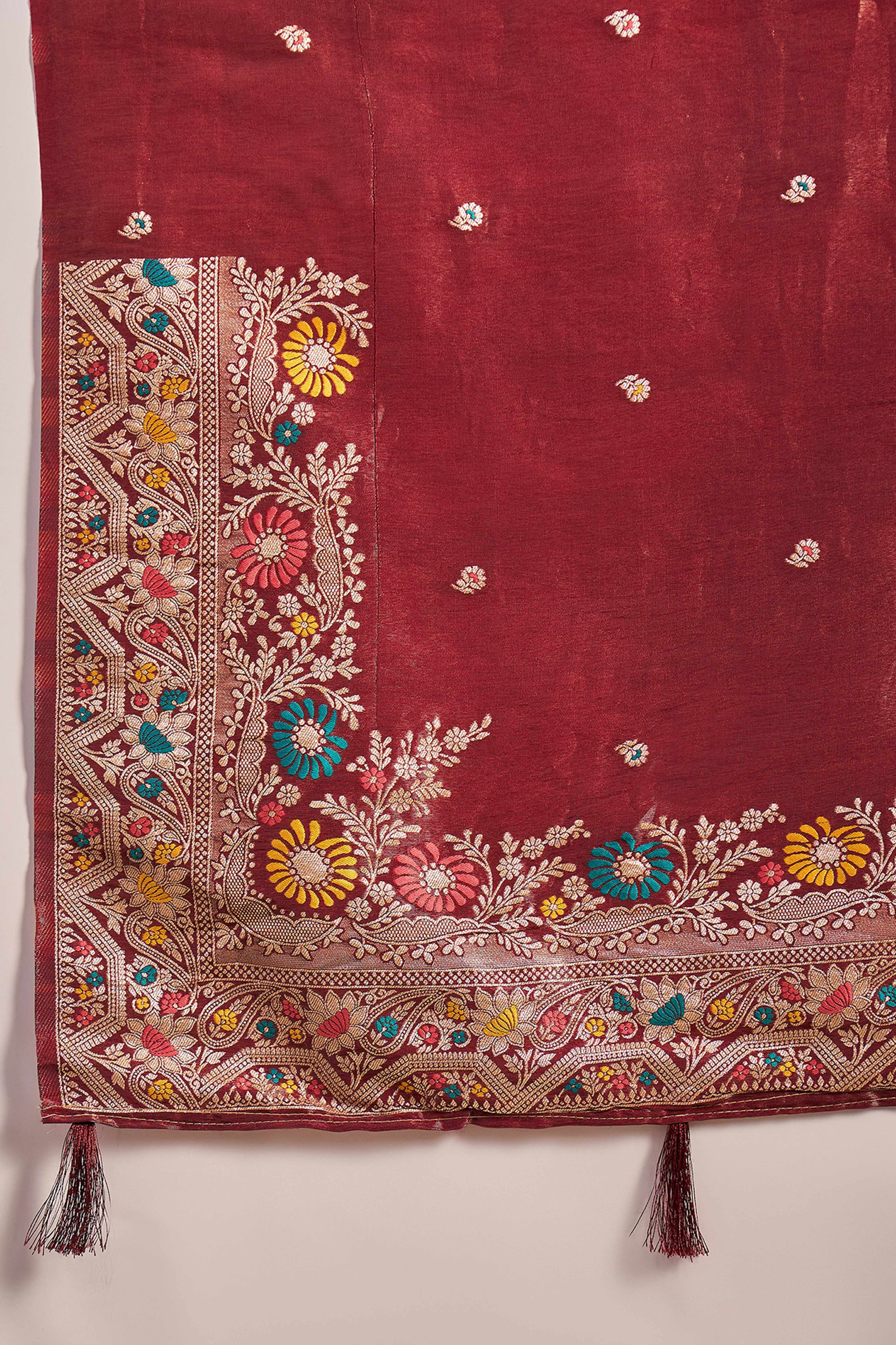 19Floral Zari Woven Maroon Saree In Shimmer Finish With Elegant Tassel Pallu