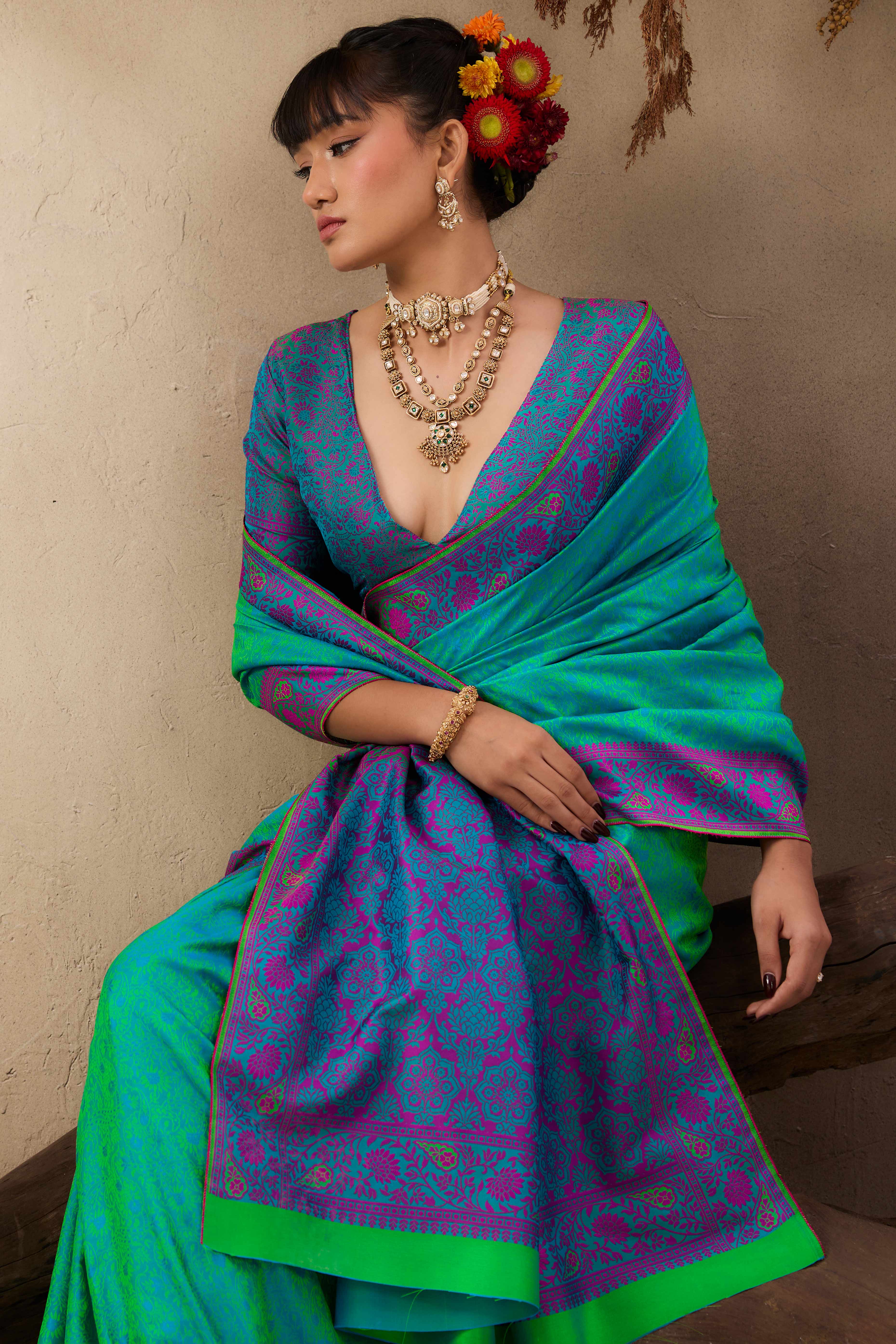 Turquoise Pure Silk Kanjivaram Handloom Saree Enhanced with Zari Woven Patterns