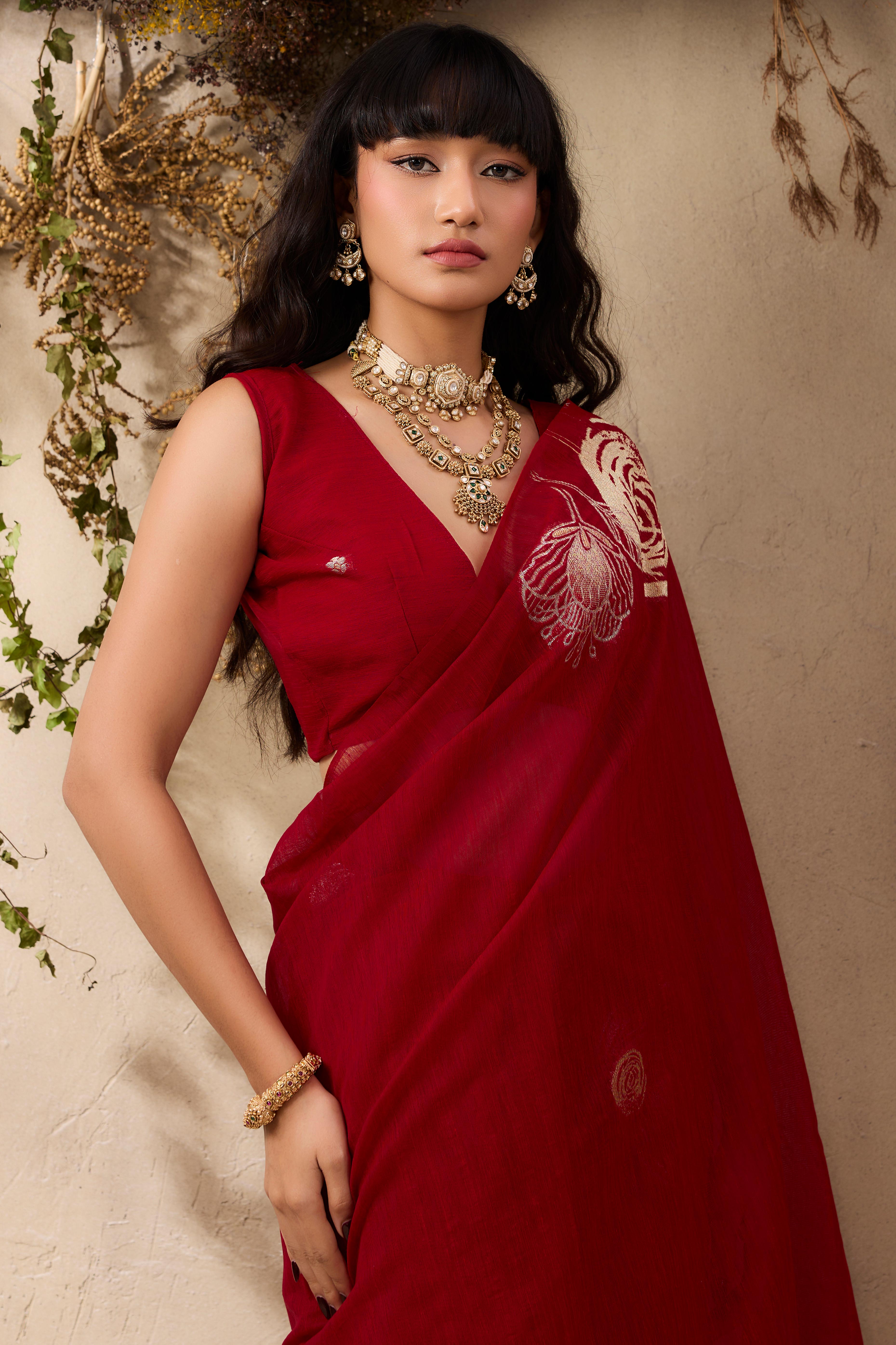 Red Heritage Munga Art Silk Saree Highlighted with Fine Zari Weaving