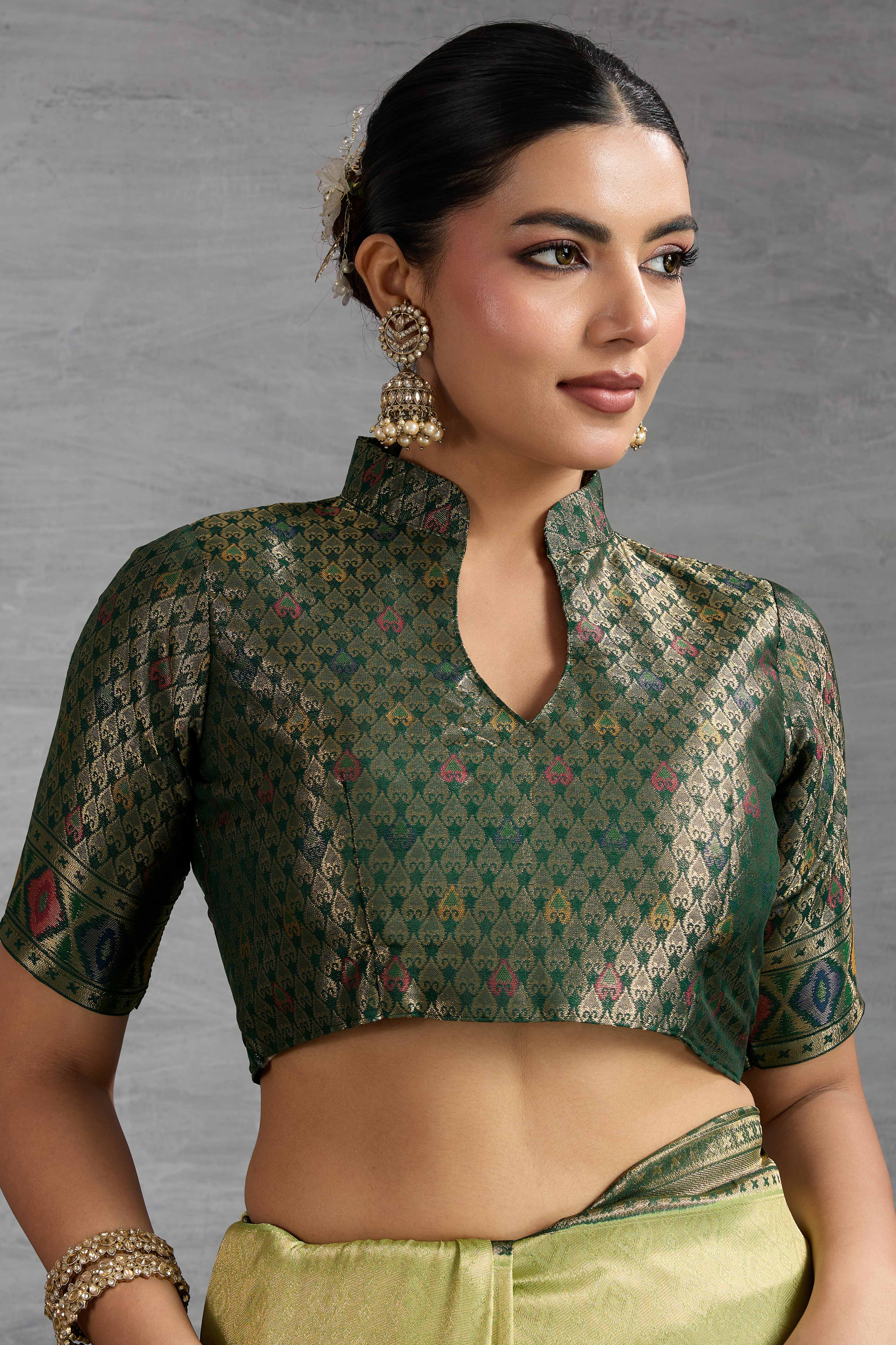 Olive Green Kanjivaram Silk Saree With Traditional Kadiyal Style Zari Weaving &  Meenakari Pallu