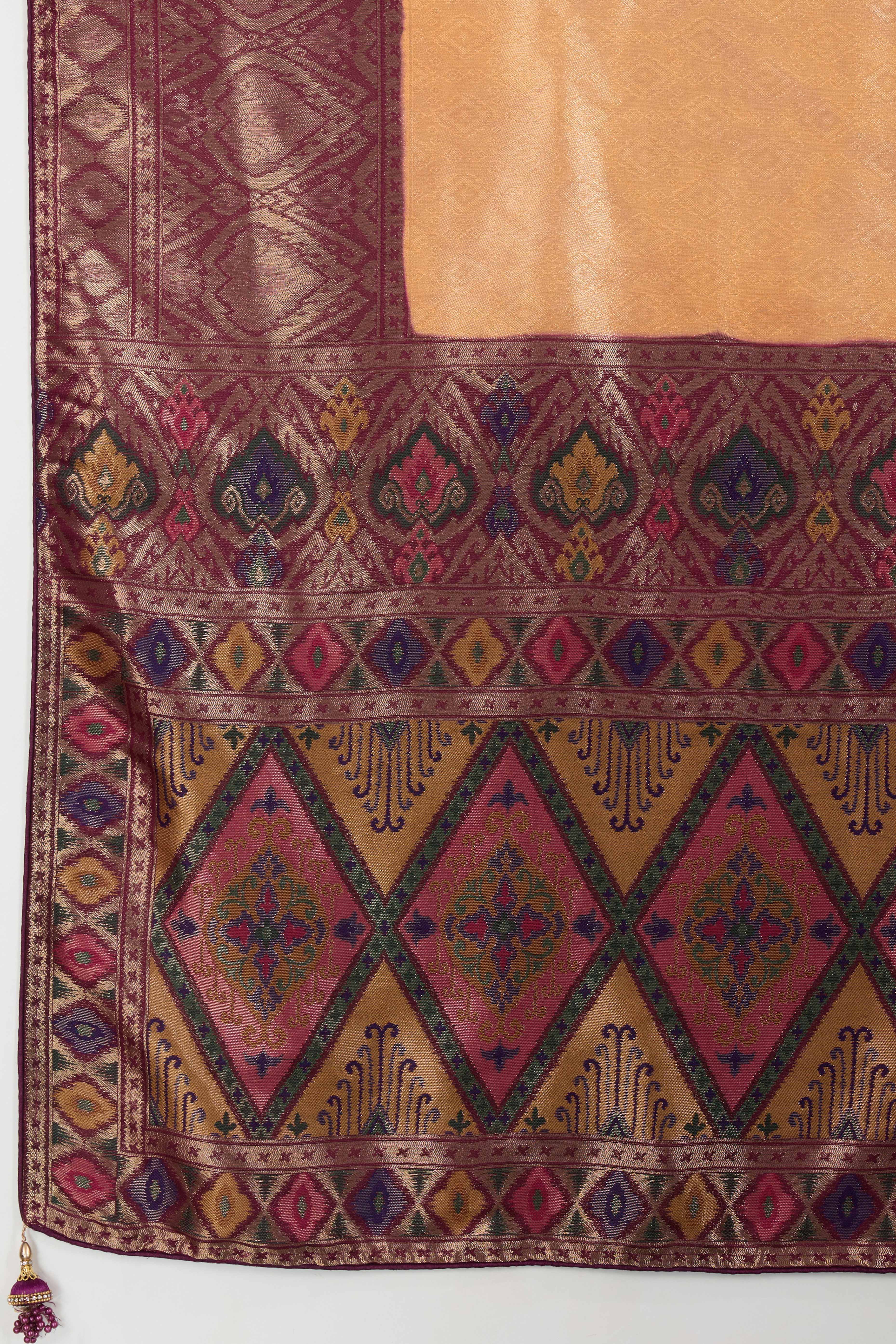 Peach Kanjivaram Silk Saree With Traditional Kadiyal Style Zari Weaving &  Meenakari Pallu