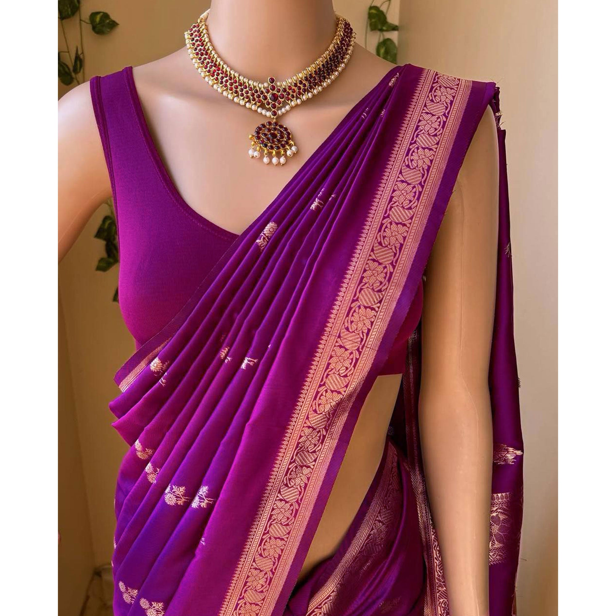 Exquisite Purple Banarasi Silk Saree Featuring Intricate Zari Butti Weaving for a Rich Festive Look
