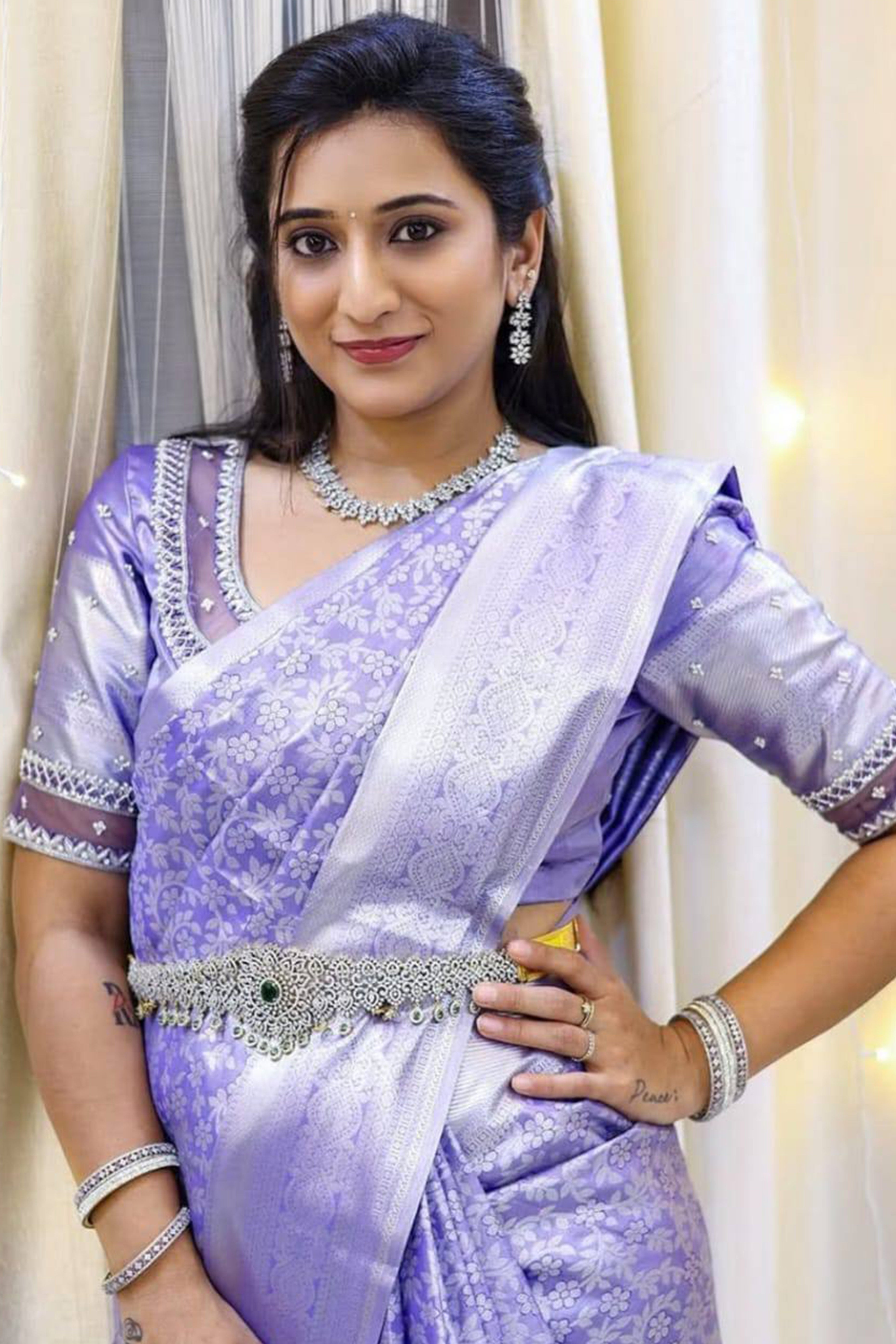 Lavender Pure Silk Banarasi Saree with Detailed Zari Borders and Woven Motifs