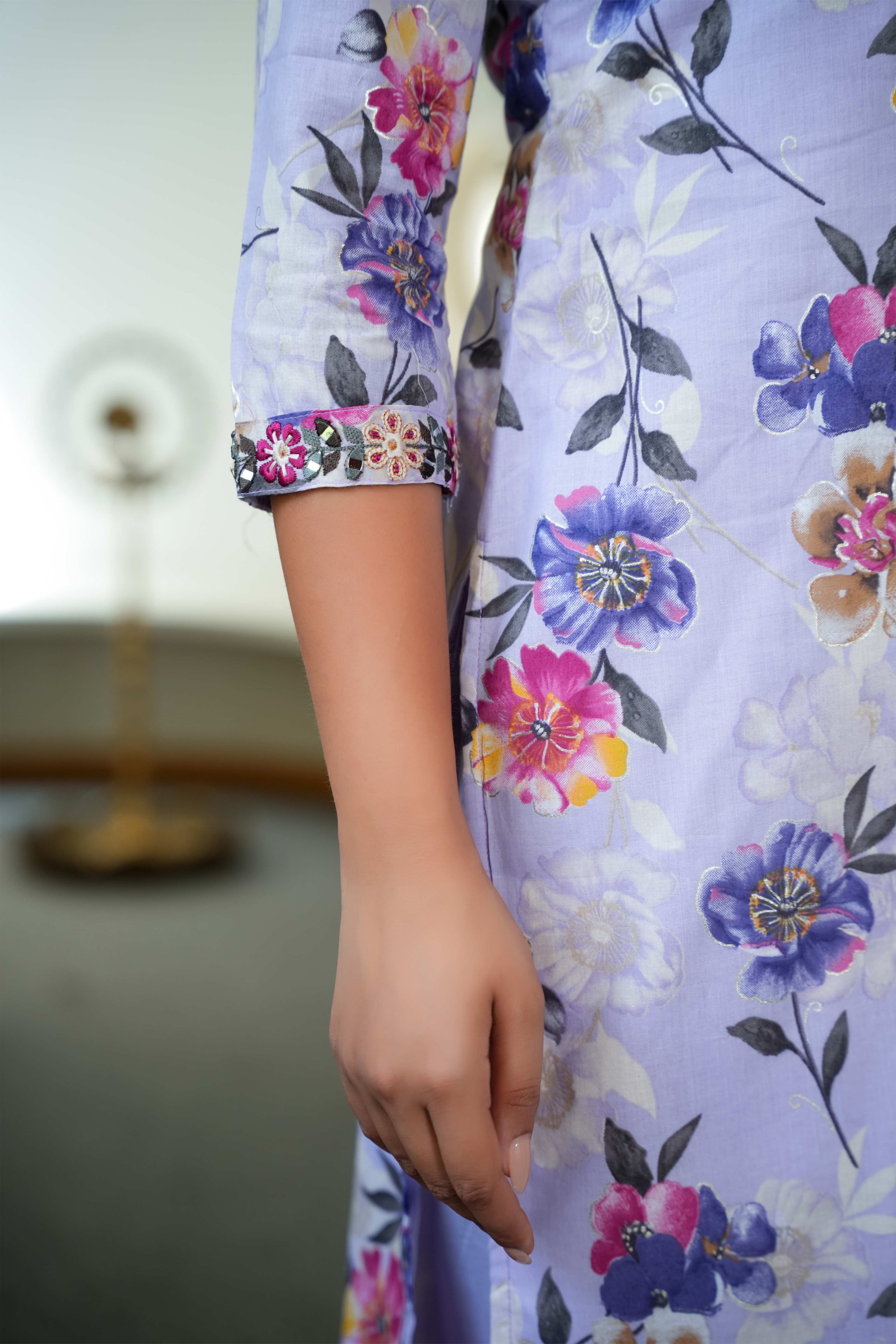 Soft Floral Printed Straight Kurta Set in Light Lavender Pure Cotton for Subtle Elegance