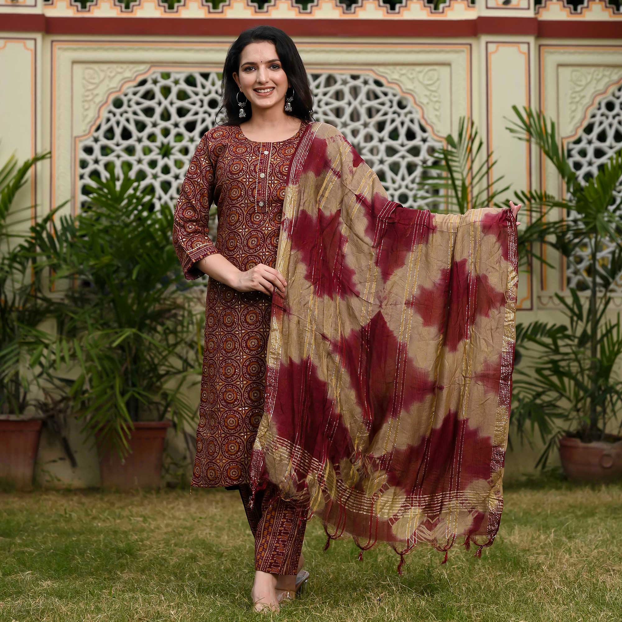 AARD-KNGNA-1627-MAROON