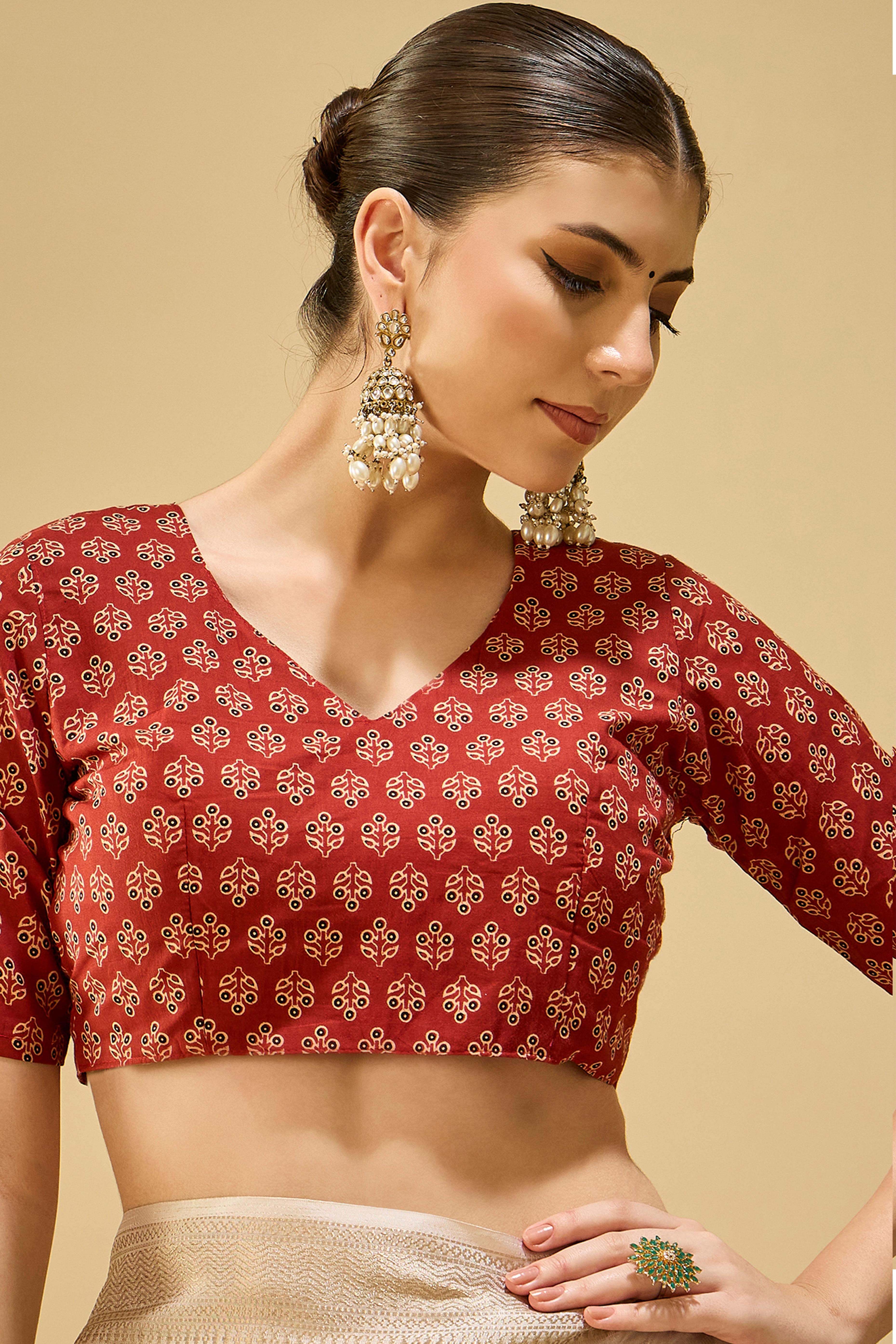 Charming Cream Floral Print Katki Cotton Silk Saree Featuring Stylish Tassel Pallu