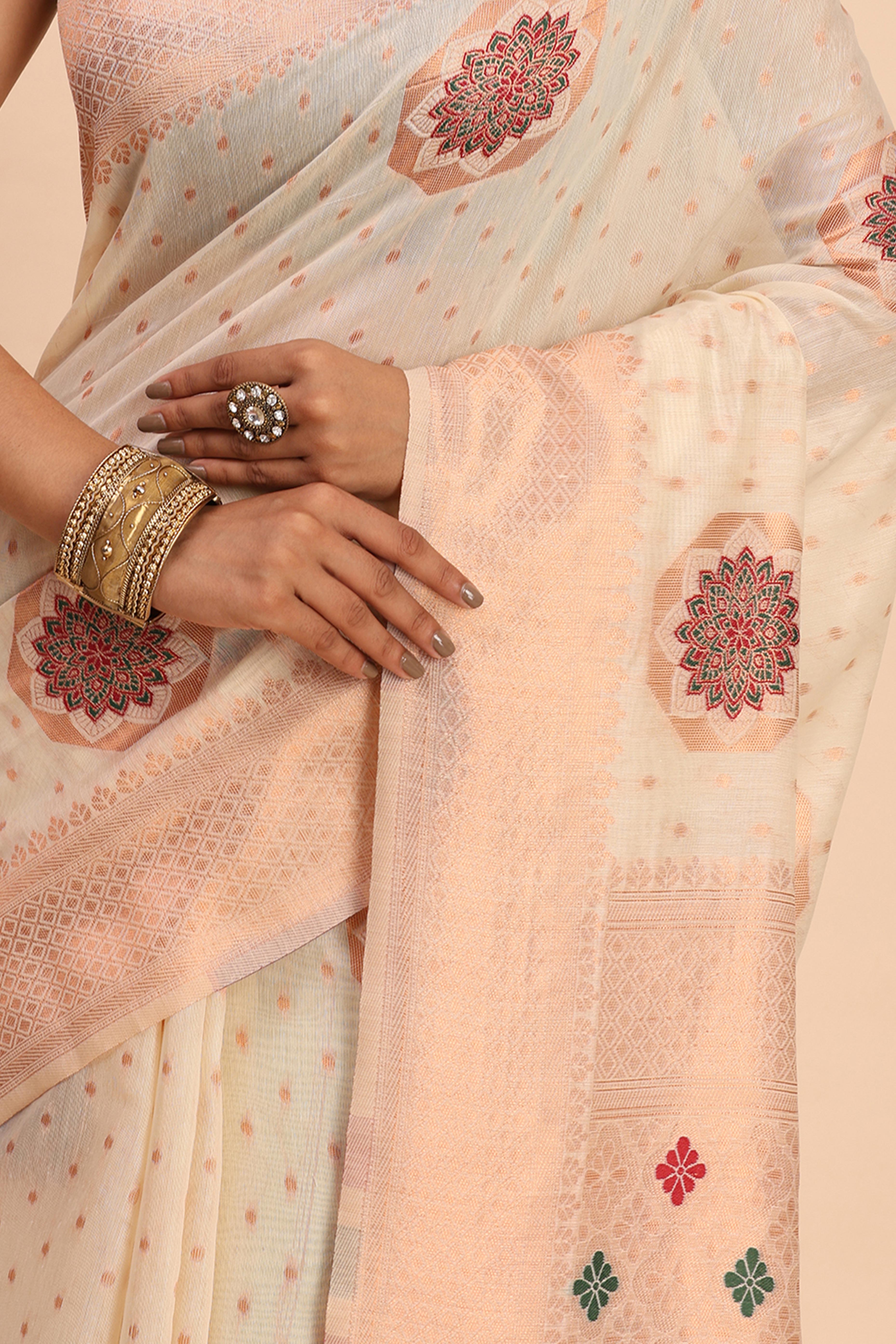 Stylish Offwhite Floral Zari Weaving Linen Cotton Saree With Graceful Tassel Pallu