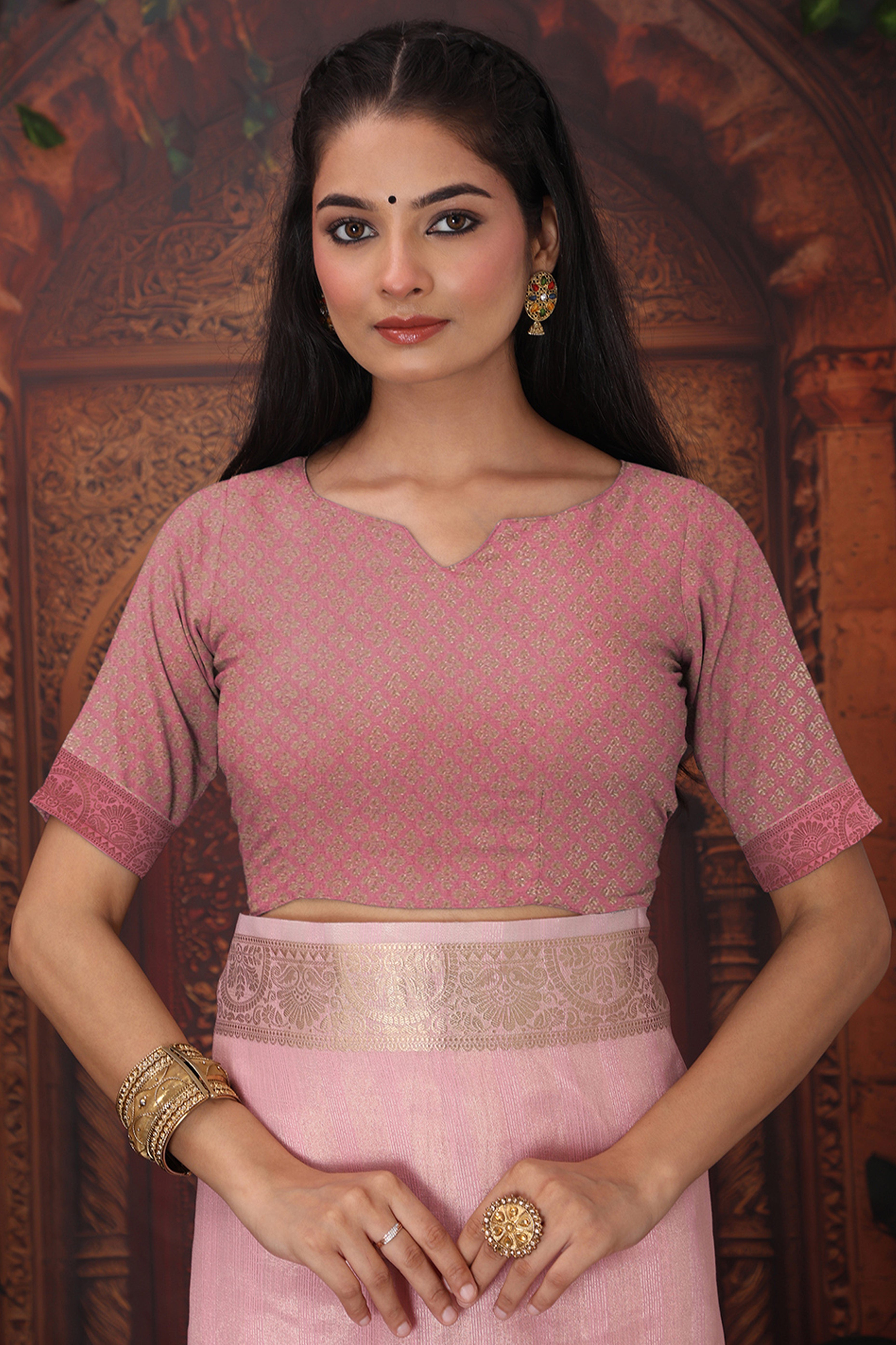 Light Pink Organza Saree Adorned With Floral Zari Weaving & Graceful Tassel Pallu