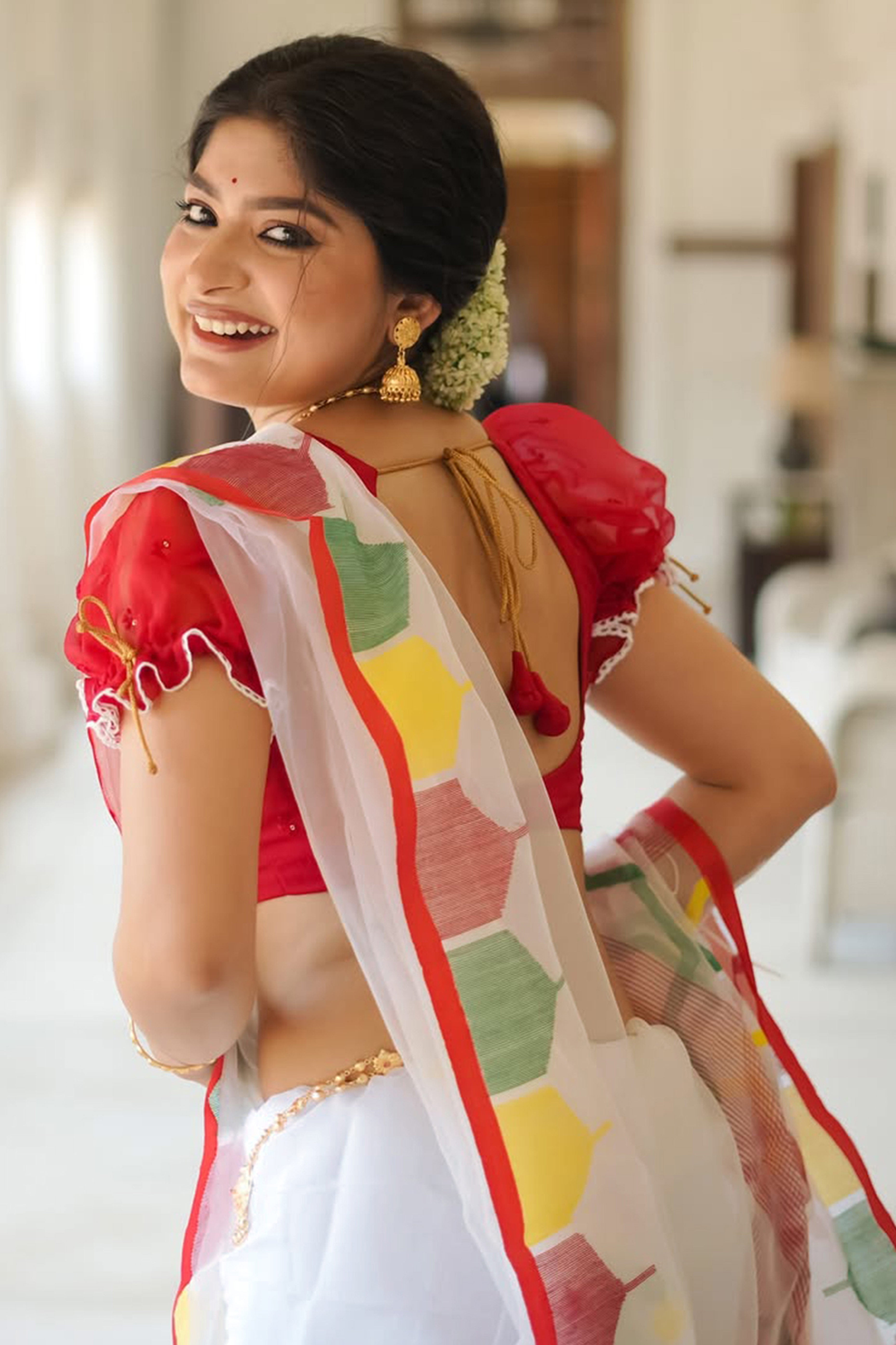 Elegant White Geometric Printed Linen Cotton Saree