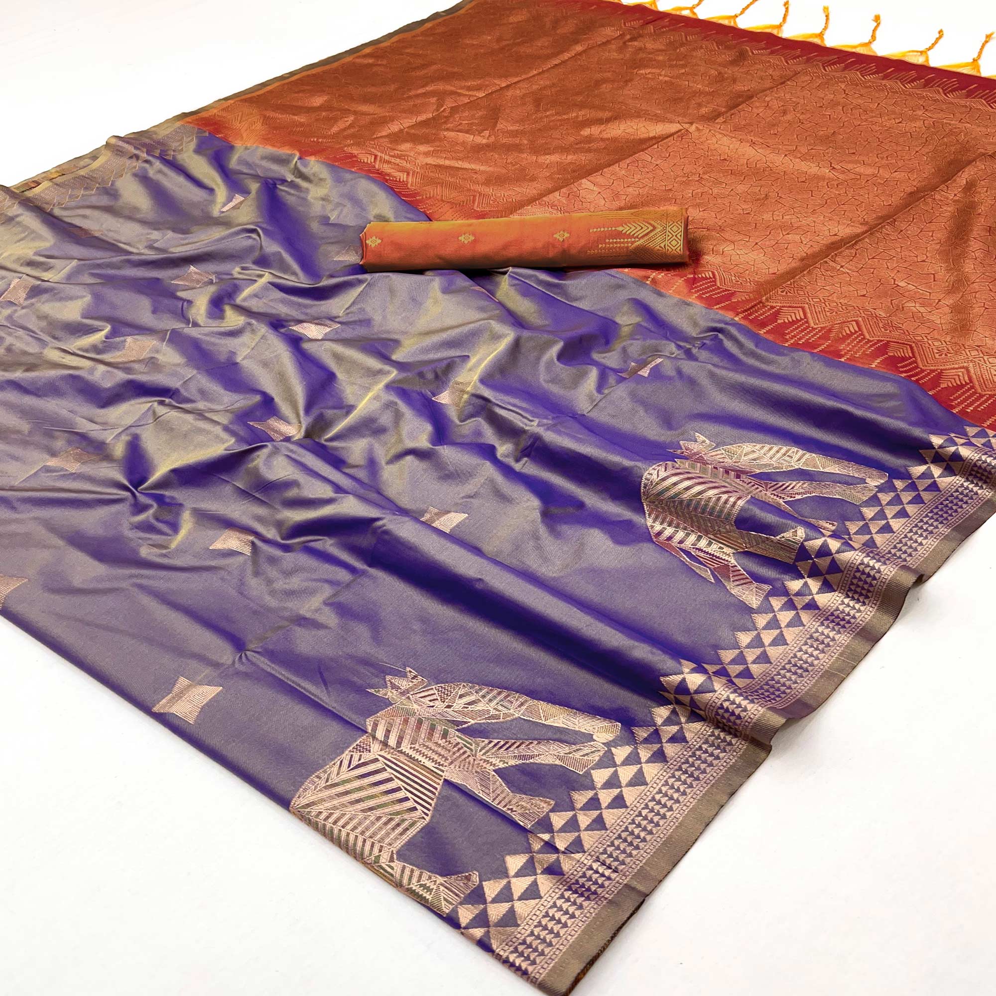 Traditional Lavender Pure Silk Saree Featuring Elephant Motif Zari Weaving & Tassel Pallu
