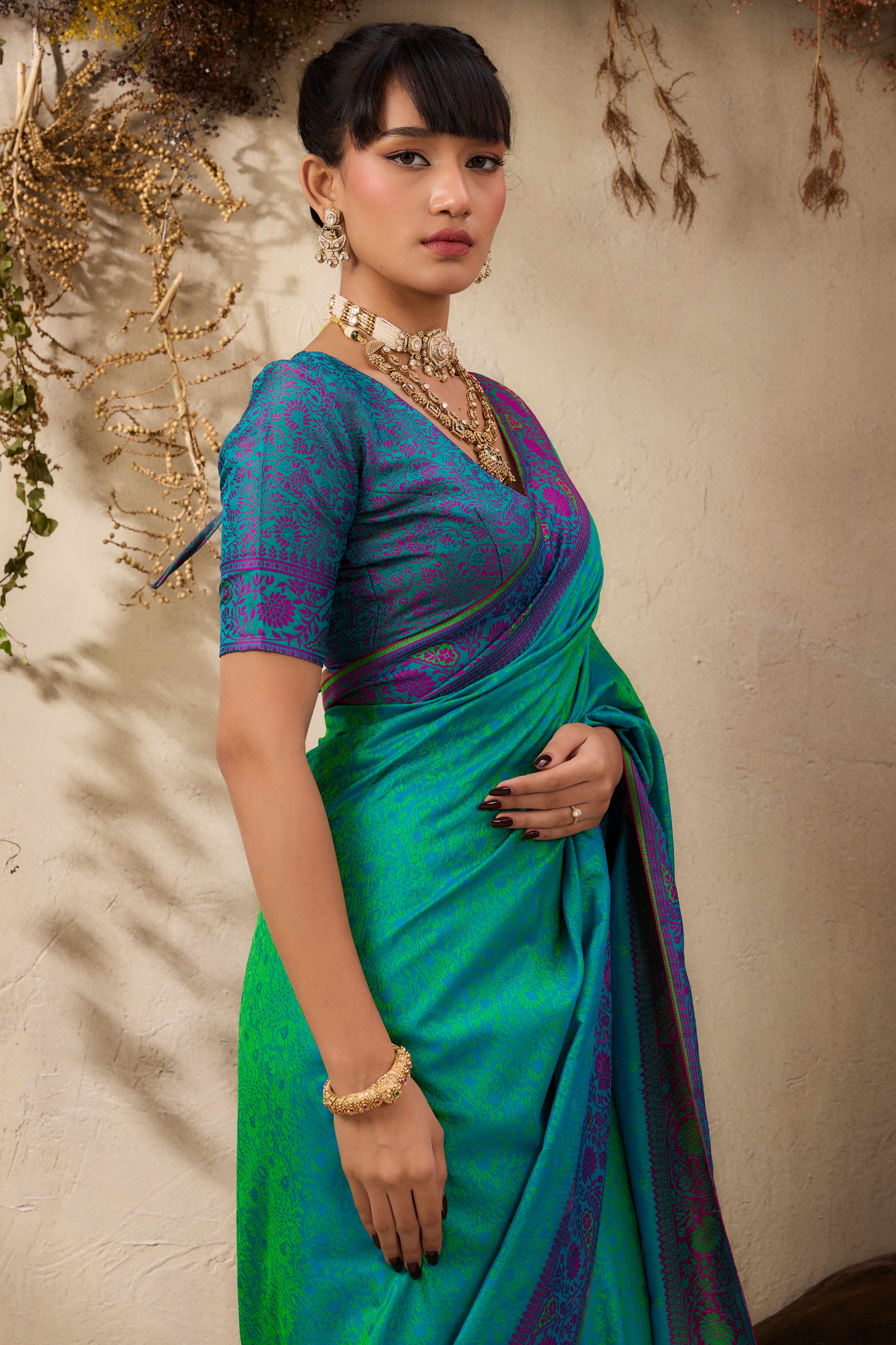 Turquoise Pure Silk Kanjivaram Handloom Saree Enhanced with Zari Woven Patterns