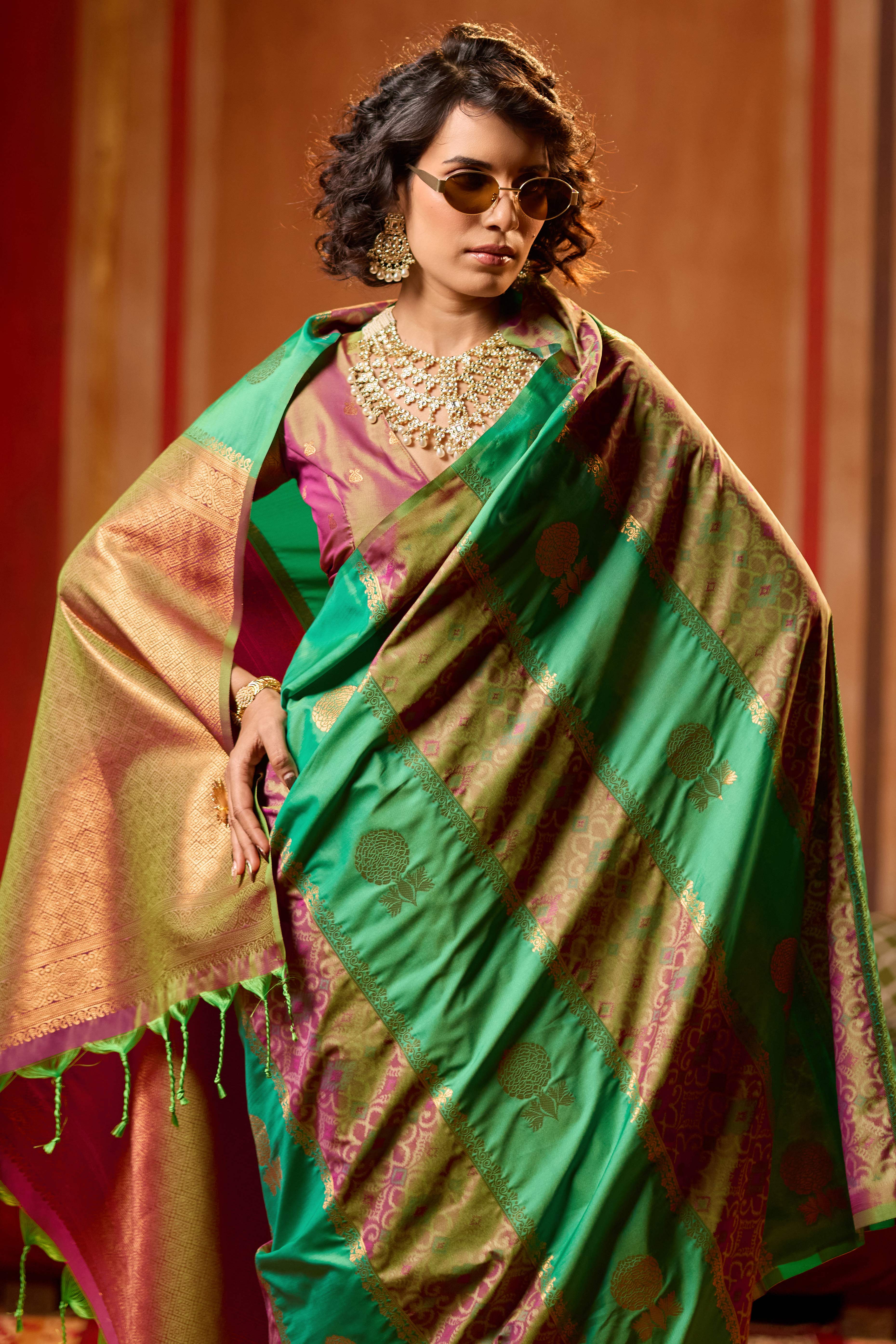 Classic Parrot Green Floral Handloom Weaving Art Silk Saree With Statement Tassel Pallu