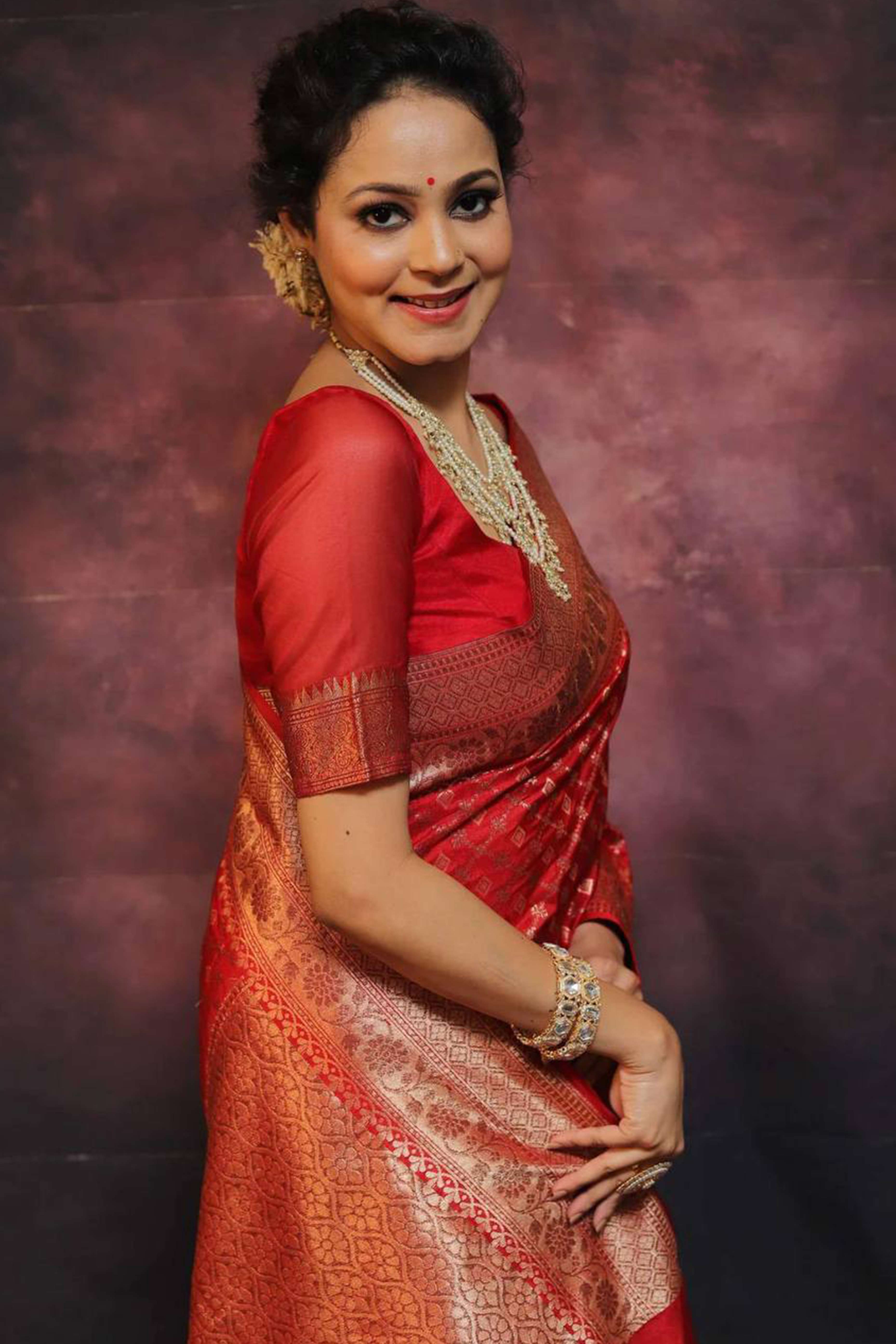 Red Floral Woven Lichi Banarasi Silk Saree