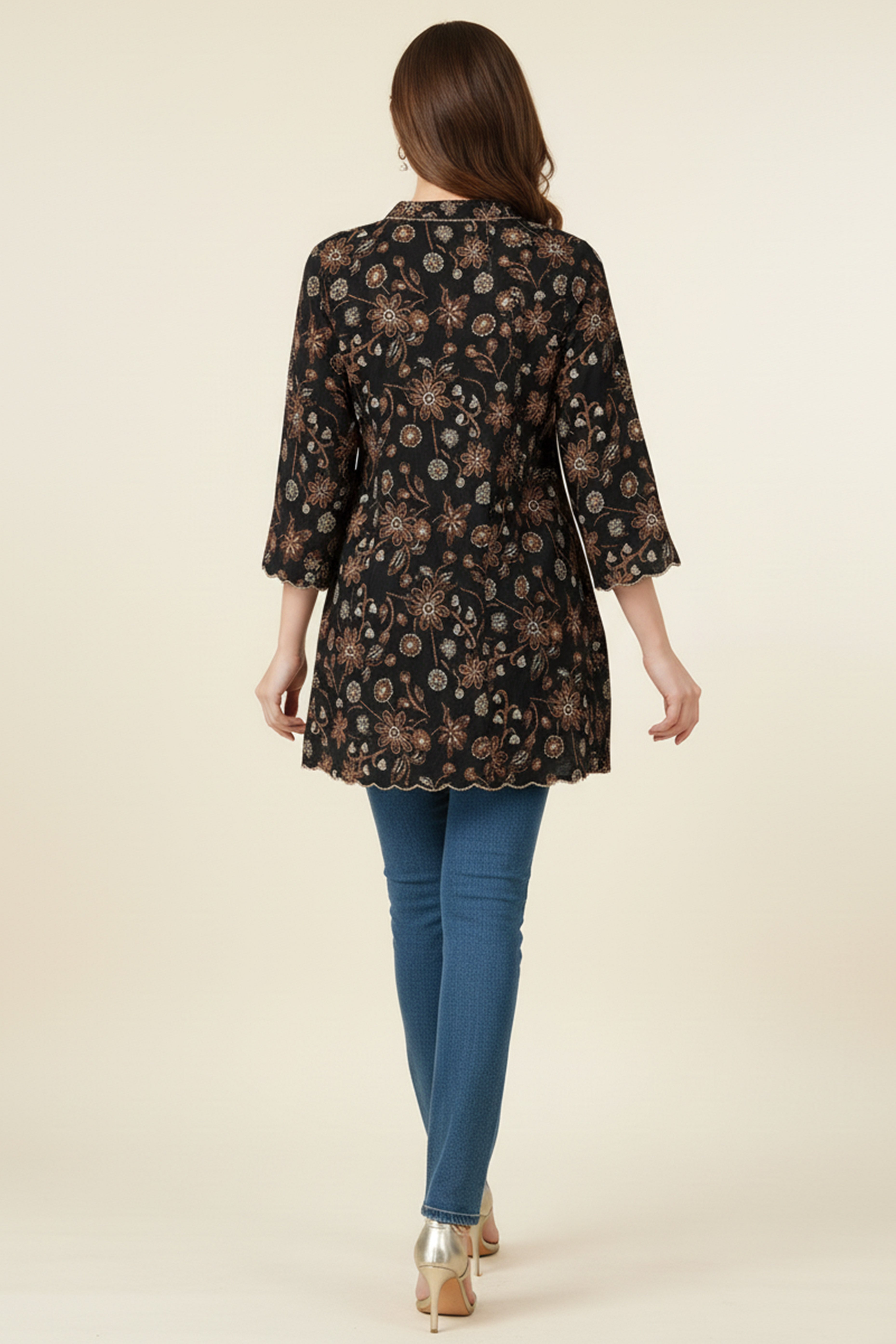 Minimalist Black Pure Cotton Straight Top with All-Over Floral Motifs