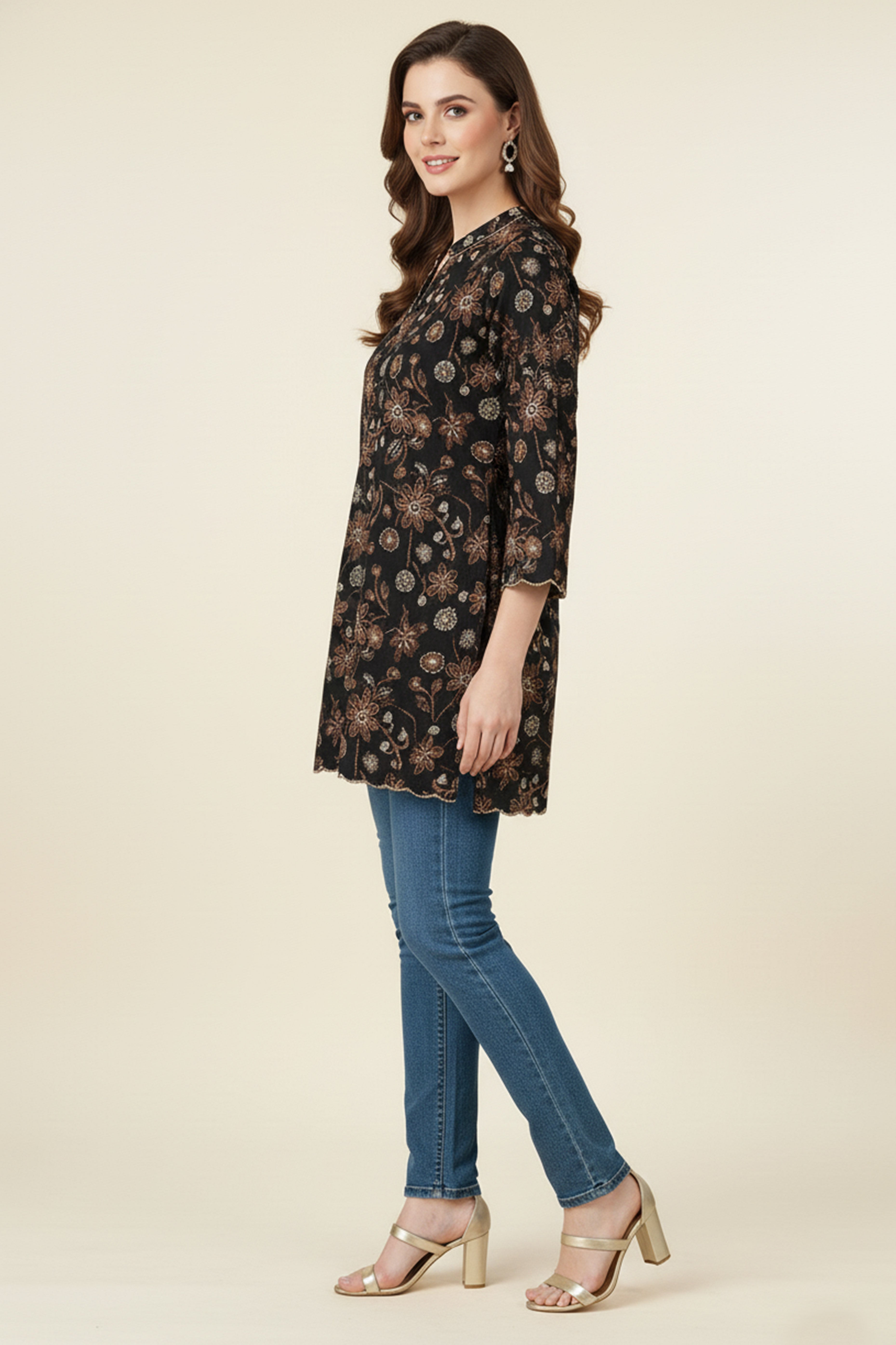 Minimalist Black Pure Cotton Straight Top with All-Over Floral Motifs