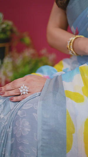 Elegant Grey Abstract Print Saree in Lightweight Chiffon