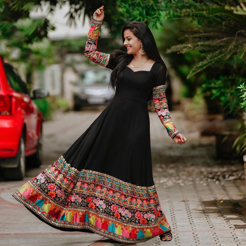 Women's Georgette Black Printed Ready to Wear With Blouse Piece