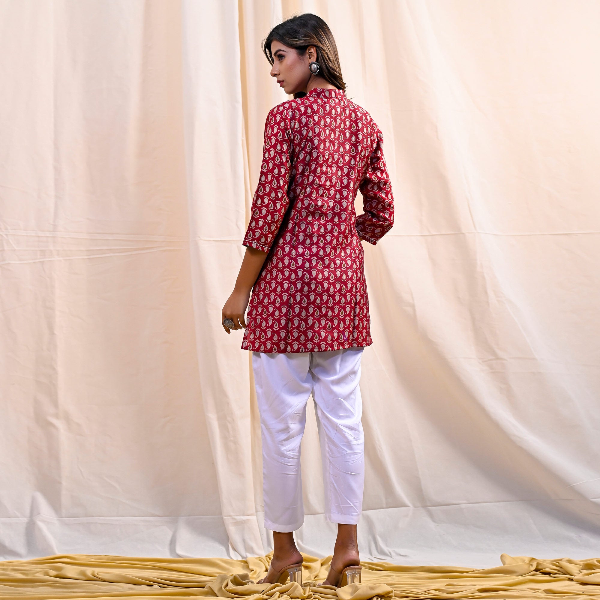 SVC-15352-RED