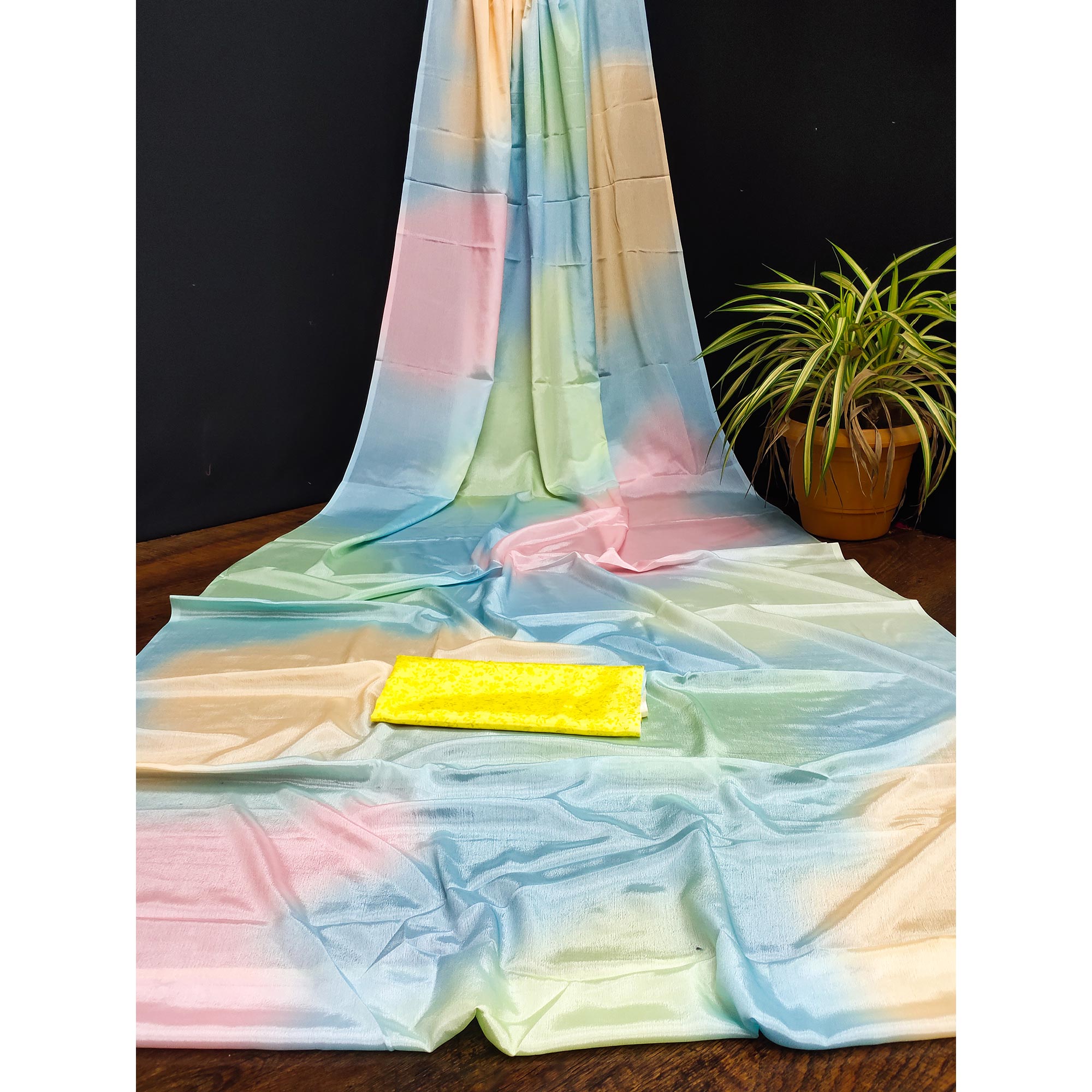 Multicolour Abtsract Printed Chiffon Saree