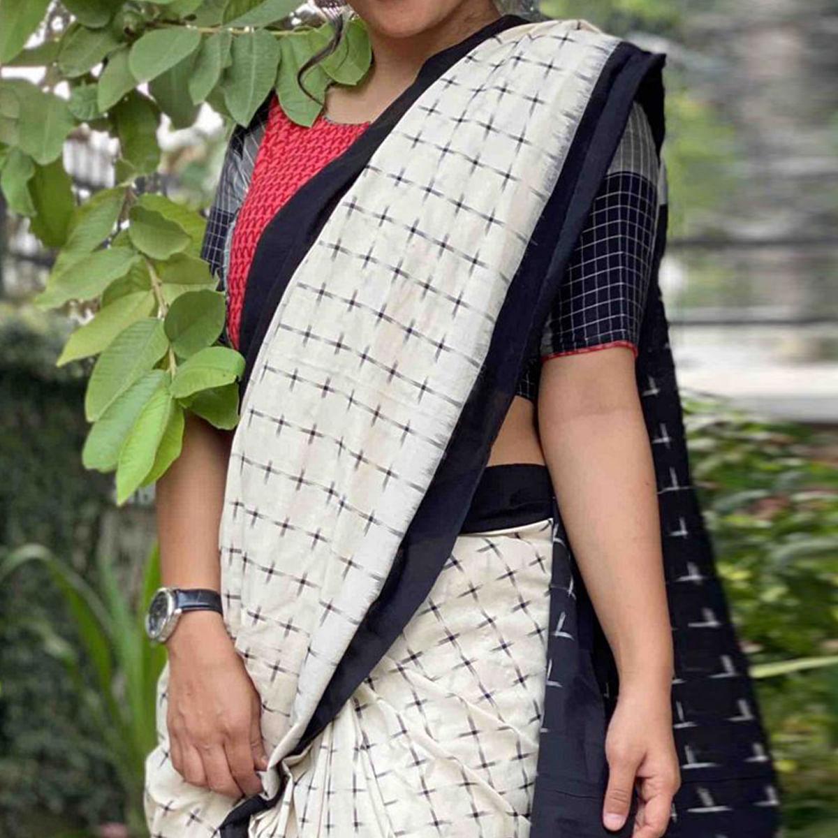 Eye-catching Offwhite Colored Casual Wear Printed Silk Saree - Peachmode