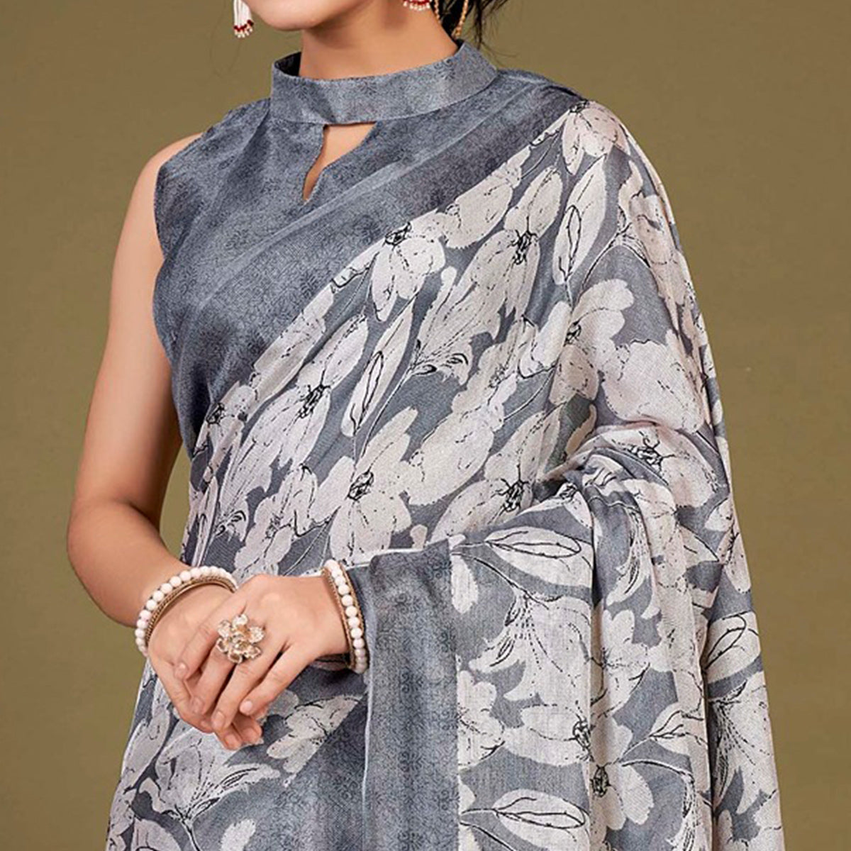Grey Floral Printed Jute Saree With Tassels