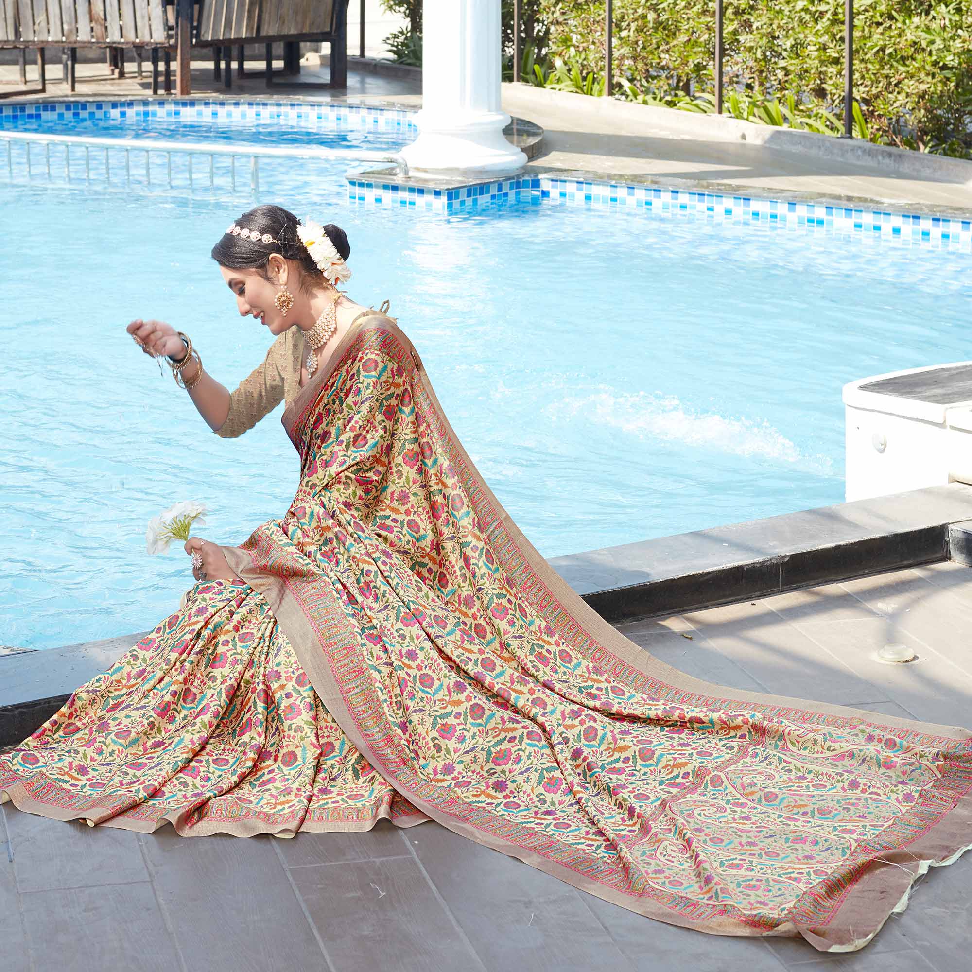 Cream Digital Printed Pashmina Saree