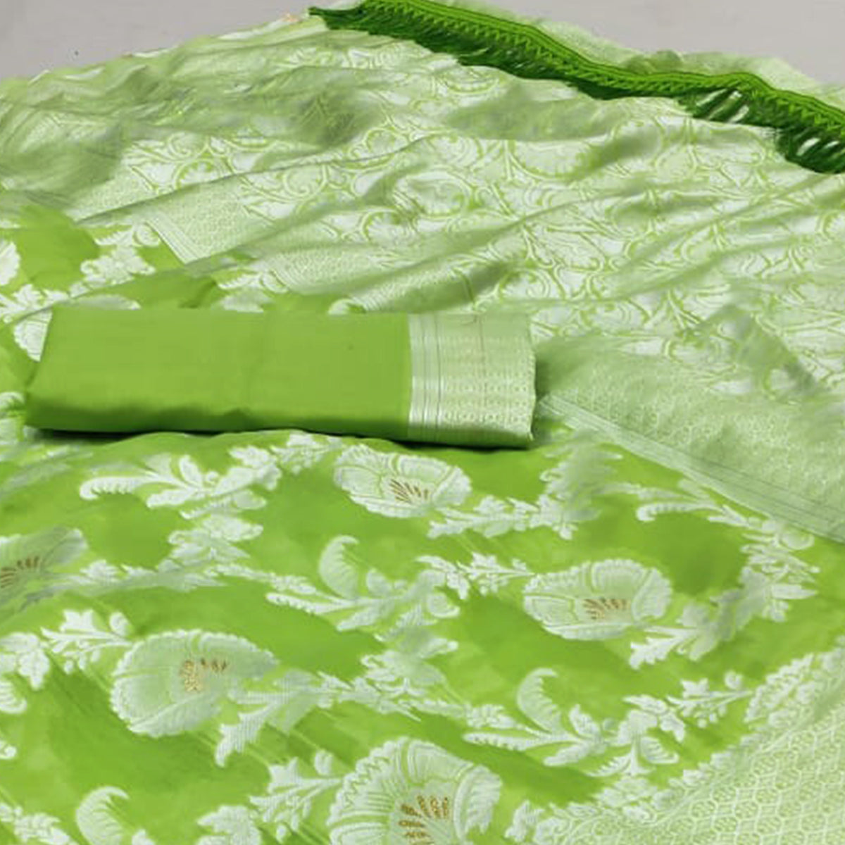 Green Woven Cotton Blend Saree With Tassels