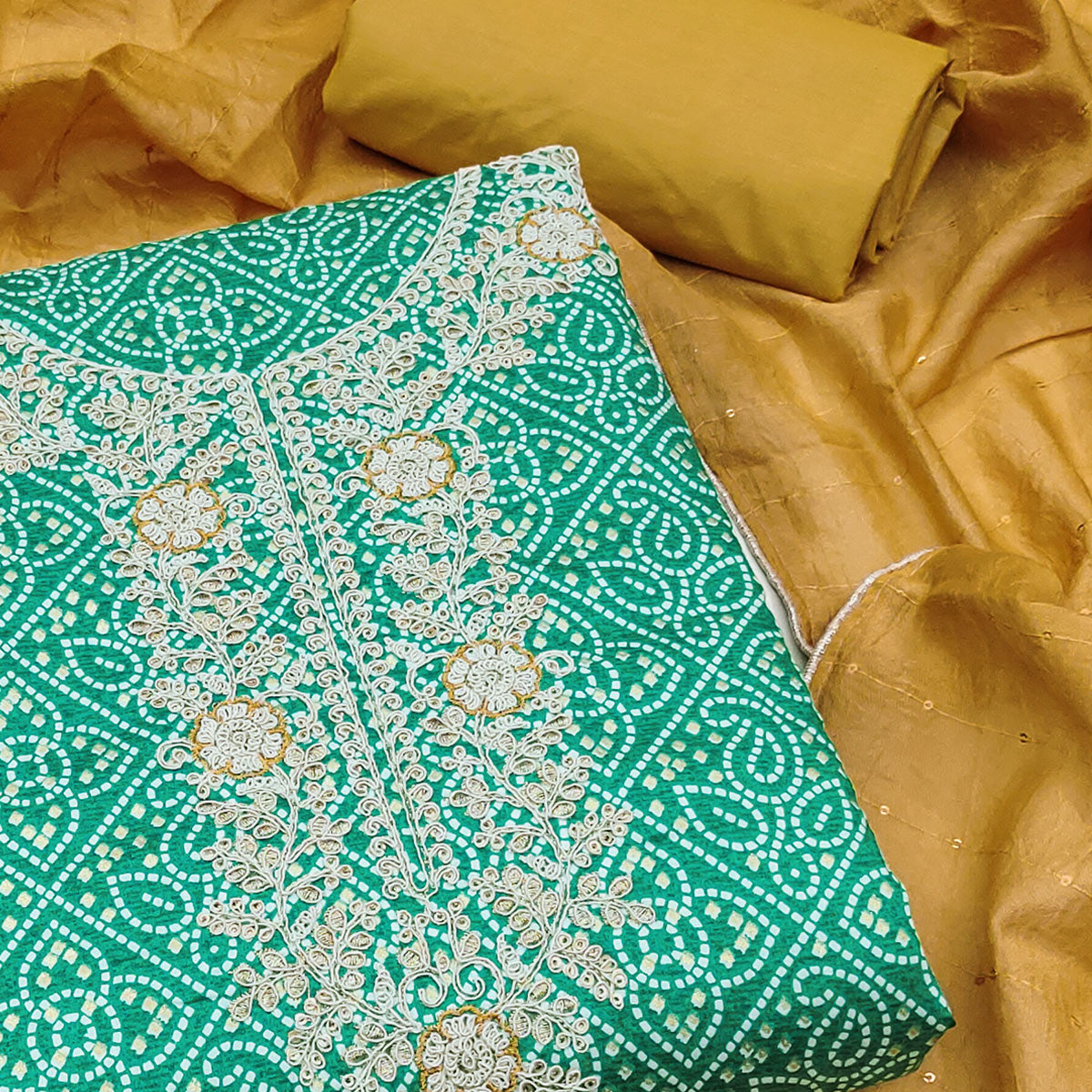 PDM-ANUSHKA-6077-RGREEN