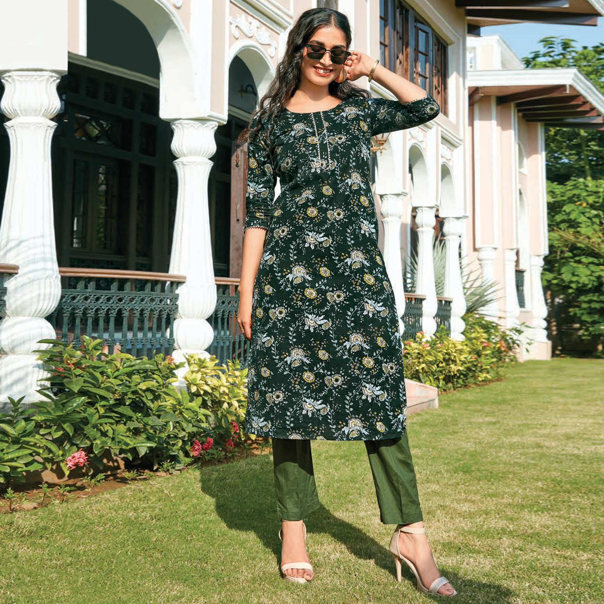Green Floral Printed Cotton Blend Kurti