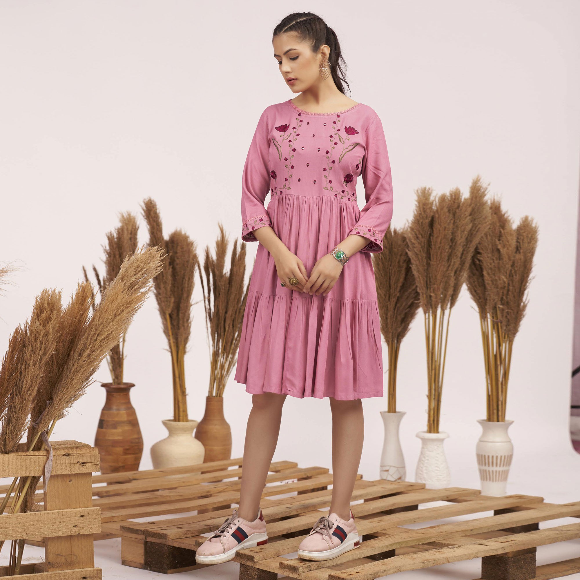 AARD-CONCH-1635-PINK