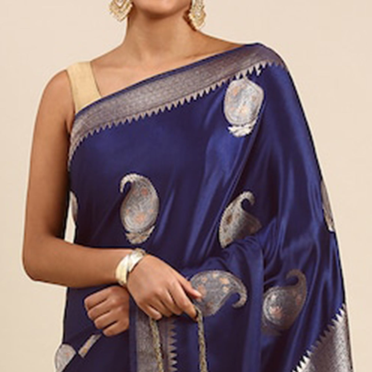 Blue Woven Kanjivaram Silk Saree WithTassels
