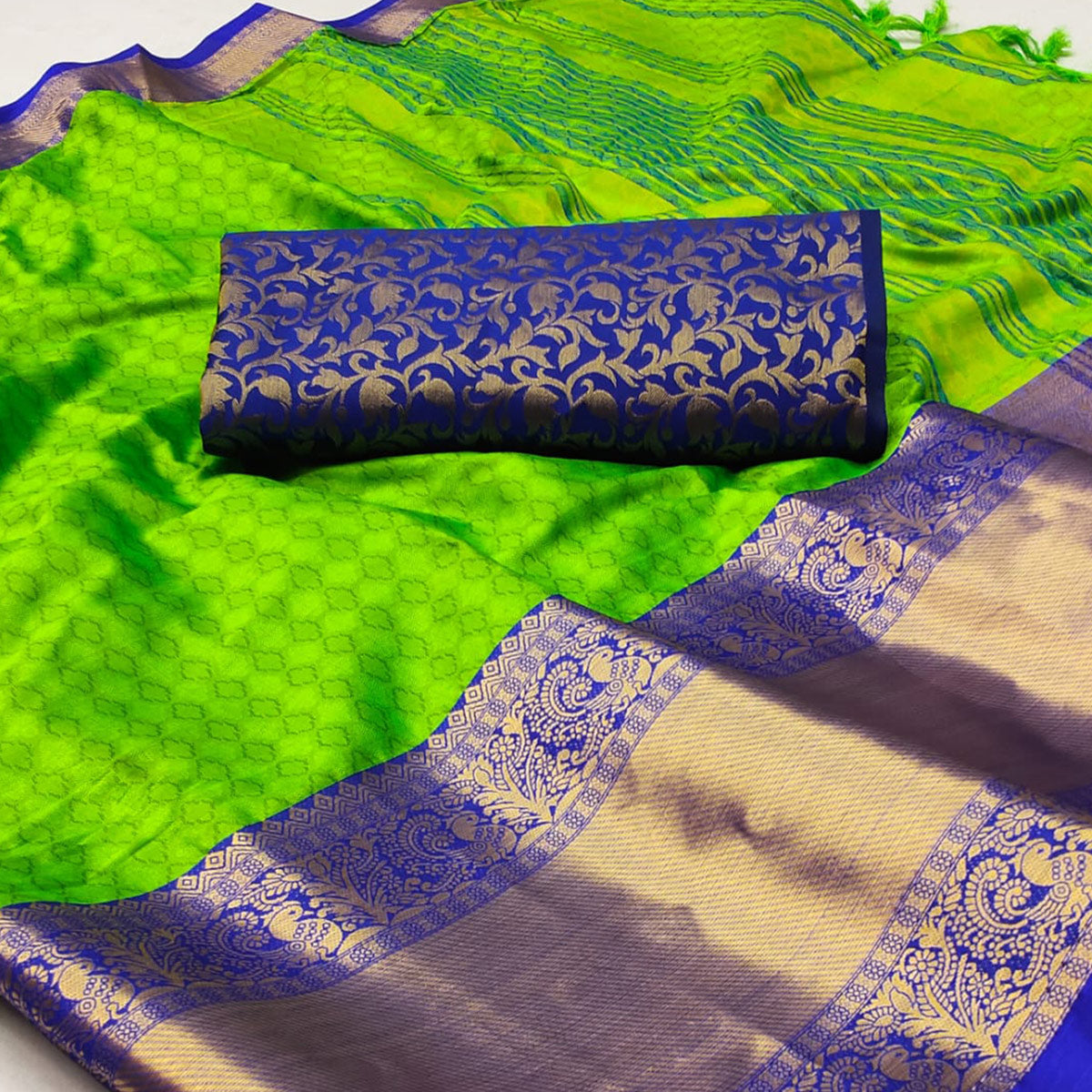 Parrot Green Woven Cotton Silk Saree With Tassels